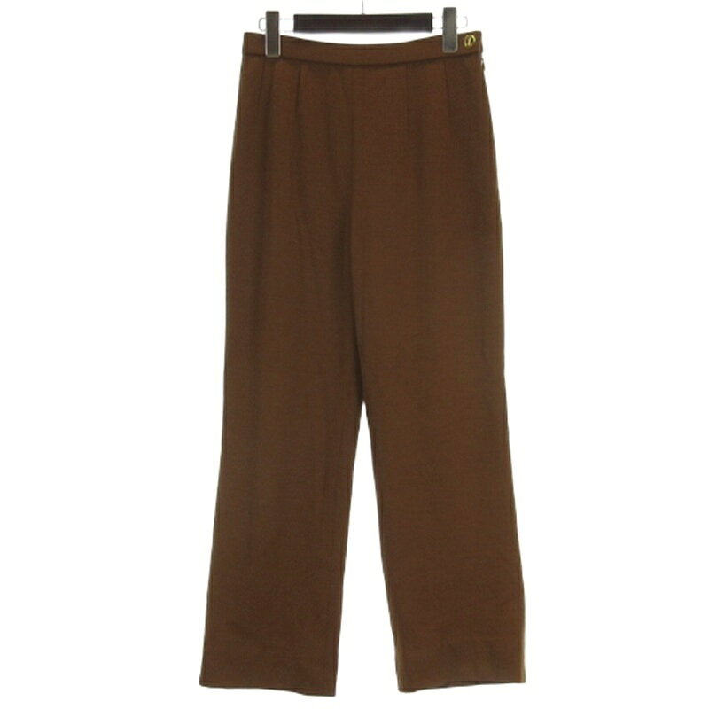 【中古】レオナール LEONARD タック パンツ ブラウン ■TC レディース 【ベクトル 古着】 260119ブランドレオナール LEONARD表記サイズ※実寸サイズをご参照ください。実寸サイズウエスト：70cm　もも幅：29cm　裾幅：19cm　股上：33cm　股下：62cm　　素材表地 ウール100％ 裏地 キュプラ50％ ポリエステル50％色ブラウン状態この商品には下記のような使用感がございます。 ・右後ろ太ももに虫食いのような跡あり その他に目立ったダメージはなくまだまだご使用いただける商品です。 ※あくまでも中古品ですので掲載写真や記載内容をご確認いただき、ご理解の上ご購入ください。備考※こちらのお品物は店舗で保管しておらず、店頭販売は出来かねます。（※お取り寄せも出来かねます） ※中古品になりますので完璧を求める方は購入をご遠慮ください。 ※保管時にお品物にシワが入る場合がございます。商品のお問い合わせの回答を休止しております。＊各商品ページの商品詳細等をご確認の上ご購入ください。【中古】レオナール LEONARD タック パンツ ブラウン ■TC レディース 【ベクトル 古着】 260119状態ランク　”AB”詳細については、下記および「状態ランクについて」ページをご覧ください。未使用・新品の商品ほぼ新品同様の商品使用感が少なく、かなり状態の良い商品使用感はあるが、傷や汚れの少ない商品使用感の他、傷や汚れが見られる商品かなり大きな傷みがある難あり商品※S〜CランクはUSED品となりますので、使用感をご理解の上でご入札下さい。状態ランクについてinformationブランドレオナール LEONARD表記サイズ※実寸サイズをご参照ください。実寸サイズウエスト：70cm　もも幅：29cm　裾幅：19cm　股上：33cm　股下：62cm　　素材表地 ウール100％ 裏地 キュプラ50％ ポリエステル50％色ブラウン状態この商品には下記のような使用感がございます。 ・右後ろ太ももに虫食いのような跡あり その他に目立ったダメージはなくまだまだご使用いただける商品です。 ※あくまでも中古品ですので掲載写真や記載内容をご確認いただき、ご理解の上ご購入ください。備考※こちらのお品物は店舗で保管しておらず、店頭販売は出来かねます。（※お取り寄せも出来かねます） ※中古品になりますので完璧を求める方は購入をご遠慮ください。 ※保管時にお品物にシワが入る場合がございます。商品のお問い合わせの回答を休止しております。＊各商品ページの商品詳細等をご確認の上ご購入ください。本商品は一点物です他サイトや店舗にて販売している商品です。多少のお時間差にて欠品になることもございます。予めご了承頂ますようお願い致します。ベクトル・サイズガイドはこちらこの商品と同じブランドの商品を見る