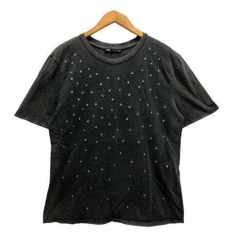 【中古】ザラ ZARA トップス Tシャツ クルーネック ストーン 無地 半袖 S グレー 銀 シルバー レディース 【ベクトル 古着】 231212ブランドザラ ZARA表記サイズS実寸サイズ肩幅：42cm　身幅：45cm　着丈：62cm　袖丈：22cm　　素材表記なし色グレー、シルバー ※色に関してはこの出品者の主観で判断しておりますので、カタログや正規のカラーとは言い回しが異なる場合があります。状態使用感がありますが、その他に目立ったダメージはなく、問題なくご使用いただける商品です。 ※あくまでも中古品ですので掲載写真や記載内容をご確認いただき、ご理解の上ご購入ください。 商品のお問い合わせの回答を休止しております。＊各商品ページの商品詳細等をご確認の上ご購入ください。【中古】ザラ ZARA トップス Tシャツ クルーネック ストーン 無地 半袖 S グレー 銀 シルバー レディース 【ベクトル 古着】 231212状態ランク　”AB”詳細については、下記および「状態ランクについて」ページをご覧ください。未使用・新品の商品ほぼ新品同様の商品使用感が少なく、かなり状態の良い商品使用感はあるが、傷や汚れの少ない商品使用感の他、傷や汚れが見られる商品かなり大きな傷みがある難あり商品※S〜CランクはUSED品となりますので、使用感をご理解の上でご入札下さい。状態ランクについてinformationブランドザラ ZARA表記サイズS実寸サイズ肩幅：42cm　身幅：45cm　着丈：62cm　袖丈：22cm　　素材表記なし色グレー、シルバー ※色に関してはこの出品者の主観で判断しておりますので、カタログや正規のカラーとは言い回しが異なる場合があります。状態使用感がありますが、その他に目立ったダメージはなく、問題なくご使用いただける商品です。 ※あくまでも中古品ですので掲載写真や記載内容をご確認いただき、ご理解の上ご購入ください。 商品のお問い合わせの回答を休止しております。＊各商品ページの商品詳細等をご確認の上ご購入ください。本商品は一点物です他サイトや店舗にて販売している商品です。多少のお時間差にて欠品になることもございます。予めご了承頂ますようお願い致します。ベクトル・サイズガイドはこちらこの商品と同じブランドの商品を見る