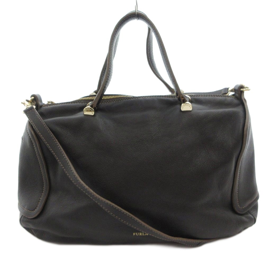 【中古】フルラ FURLA ミニボストンバッグ ハンド ショルダー 2WAY レザー 黒 ブラック /FF ☆AA★ レディース 【ベクトル 古着】 260514ブランドフルラ FURLA実寸サイズ持ち手の長さ：27cm　ヨコ：40cm　タテ：22cm　マチ：14cm　ショルダーの長さ：100cm　　素材レザー色黒 ブラック 状態・内側上部変色 ・角擦れ ※全体的に中古品としての使用感とダメージがありますが、通常使用には支障のない商品です。 掲載写真や記載内容をご確認いただき、ご理解の上ご購入ください。備考こちらのお品物は店舗で保管しておらず、店頭販売出来かねます。（※お取り寄せも出来かねます）商品のお問い合わせの回答を休止しております。＊各商品ページの商品詳細等をご確認の上ご購入ください。【中古】フルラ FURLA ミニボストンバッグ ハンド ショルダー 2WAY レザー 黒 ブラック /FF ☆AA★ レディース 【ベクトル 古着】 260514状態ランク　”B”詳細については、下記および「状態ランクについて」ページをご覧ください。未使用・新品の商品ほぼ新品同様の商品使用感が少なく、かなり状態の良い商品使用感はあるが、傷や汚れの少ない商品使用感の他、傷や汚れが見られる商品かなり大きな傷みがある難あり商品※S〜CランクはUSED品となりますので、使用感をご理解の上でご入札下さい。状態ランクについてinformationブランドフルラ FURLA実寸サイズ持ち手の長さ：27cm　ヨコ：40cm　タテ：22cm　マチ：14cm　ショルダーの長さ：100cm　　素材レザー色黒 ブラック 状態・内側上部変色 ・角擦れ ※全体的に中古品としての使用感とダメージがありますが、通常使用には支障のない商品です。 掲載写真や記載内容をご確認いただき、ご理解の上ご購入ください。備考こちらのお品物は店舗で保管しておらず、店頭販売出来かねます。（※お取り寄せも出来かねます）商品のお問い合わせの回答を休止しております。＊各商品ページの商品詳細等をご確認の上ご購入ください。本商品は一点物です他サイトや店舗にて販売している商品です。多少のお時間差にて欠品になることもございます。予めご了承頂ますようお願い致します。ベクトル・サイズガイドはこちらこの商品と同じブランドの商品を見る