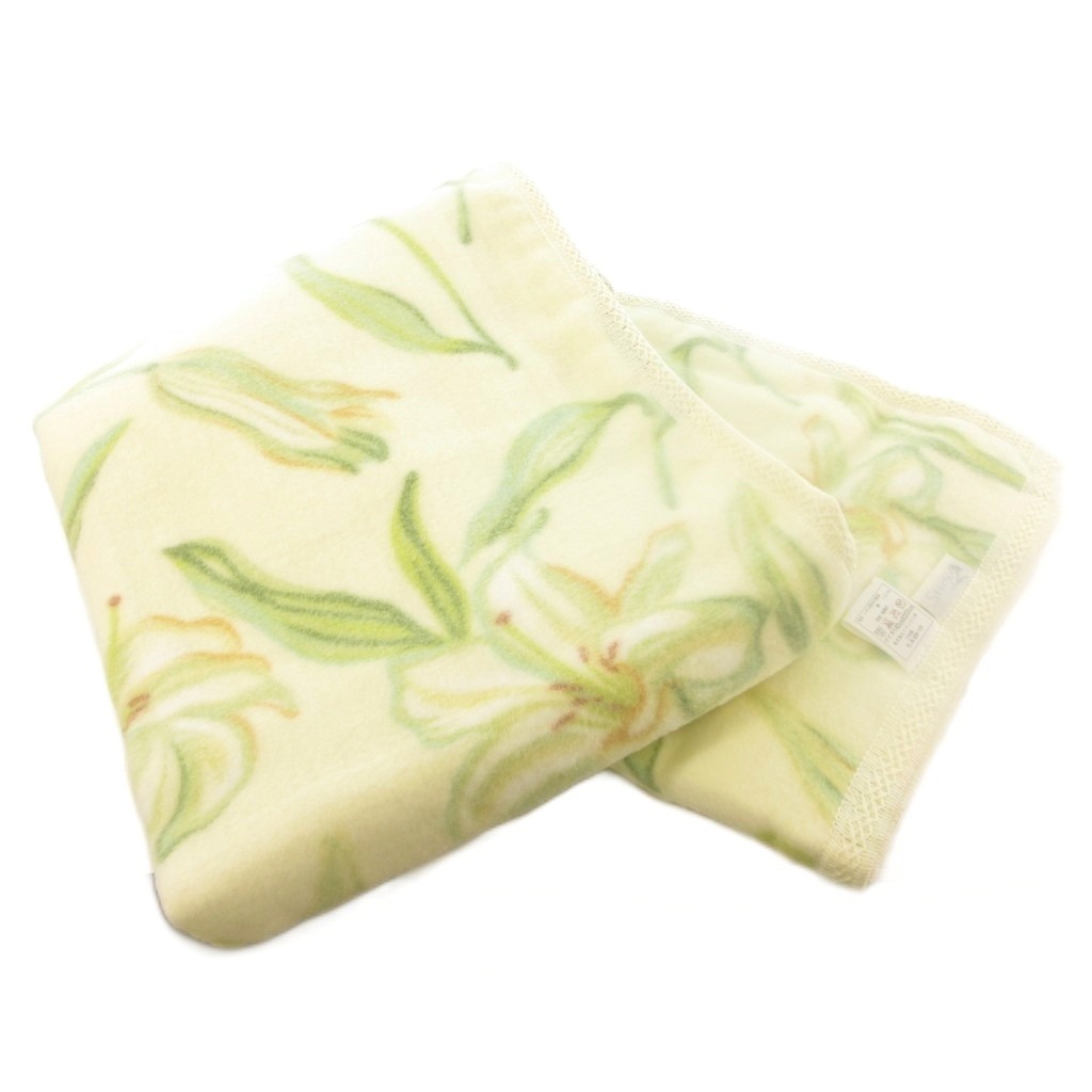 【中古】未使用品 ロマンス小杉 セオラ Seora me 綿毛布 ハーフケット 花柄 シングル 140cm × 200cm イエロー系 その他 【ベクトル 古着】 260718表記サイズ140cm×200cm実寸サイズ 　素材綿色イエロー系状態未使用品です。 ※未使用品・新品同様の商品ではございますが、一度は一般の方の手に渡り、個人で保管されていた商品です。また、保管・陳列時の薄いスレなど微細な状態変化が見られる場合がございます。ご理解の上ご購入ください。商品のお問い合わせの回答を休止しております。＊各商品ページの商品詳細等をご確認の上ご購入ください。【中古】未使用品 ロマンス小杉 セオラ Seora me 綿毛布 ハーフケット 花柄 シングル 140cm × 200cm イエロー系 その他 【ベクトル 古着】 260718状態ランク　”S”詳細については、下記および「状態ランクについて」ページをご覧ください。未使用・新品の商品ほぼ新品同様の商品使用感が少なく、かなり状態の良い商品使用感はあるが、傷や汚れの少ない商品使用感の他、傷や汚れが見られる商品かなり大きな傷みがある難あり商品※S〜CランクはUSED品となりますので、使用感をご理解の上でご入札下さい。状態ランクについてinformation表記サイズ140cm×200cm実寸サイズ 　素材綿色イエロー系状態未使用品です。 ※未使用品・新品同様の商品ではございますが、一度は一般の方の手に渡り、個人で保管されていた商品です。また、保管・陳列時の薄いスレなど微細な状態変化が見られる場合がございます。ご理解の上ご購入ください。商品のお問い合わせの回答を休止しております。＊各商品ページの商品詳細等をご確認の上ご購入ください。本商品は一点物です他サイトや店舗にて販売している商品です。多少のお時間差にて欠品になることもございます。予めご了承頂ますようお願い致します。ベクトル・サイズガイドはこちらこの商品と同じブランドの商品を見る