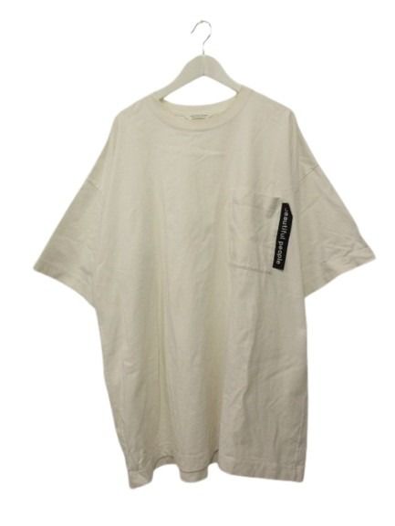 【中古】ビューティフルピープル beautiful people コットン ジャージー ワンピース 36 七分袖 カットソー オーバーサイズ Tシャツ チュニック ホワイト 白 メンズ 【ベクトル 古着】 260612ブランドビューティフルピープル beautiful people表記サイズ36実寸サイズ身幅：73cm　着丈：83cm　ゆき丈：60cm　　素材綿100%色ホワイト仕様-状態首回りの黄ばみ・毛羽立ちがございます。 数カ所に汚れ・シミがございます。付属品-備考-商品のお問い合わせの回答を休止しております。＊各商品ページの商品詳細等をご確認の上ご購入ください。【中古】ビューティフルピープル beautiful people コットン ジャージー ワンピース 36 七分袖 カットソー オーバーサイズ Tシャツ チュニック ホワイト 白 メンズ 【ベクトル 古着】 260612状態ランク　”B”詳細については、下記および「状態ランクについて」ページをご覧ください。未使用・新品の商品ほぼ新品同様の商品使用感が少なく、かなり状態の良い商品使用感はあるが、傷や汚れの少ない商品使用感の他、傷や汚れが見られる商品かなり大きな傷みがある難あり商品※S〜CランクはUSED品となりますので、使用感をご理解の上でご入札下さい。状態ランクについてinformationブランドビューティフルピープル beautiful people表記サイズ36実寸サイズ身幅：73cm　着丈：83cm　ゆき丈：60cm　　素材綿100%色ホワイト仕様-状態首回りの黄ばみ・毛羽立ちがございます。 数カ所に汚れ・シミがございます。付属品-備考-商品のお問い合わせの回答を休止しております。＊各商品ページの商品詳細等をご確認の上ご購入ください。本商品は一点物です他サイトや店舗にて販売している商品です。多少のお時間差にて欠品になることもございます。予めご了承頂ますようお願い致します。ベクトル・サイズガイドはこちらこの商品と同じブランドの商品を見る