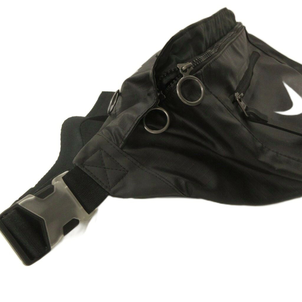 ブランド古着の買取販売ベクトルの【中古】ナイキ NIKE エレメンタル WNTRZD ウエストパック ボディバッグ ブラック 黒 かばん 鞄 メンズ レディース 【ベクトル 古着】 260831｜アングル3