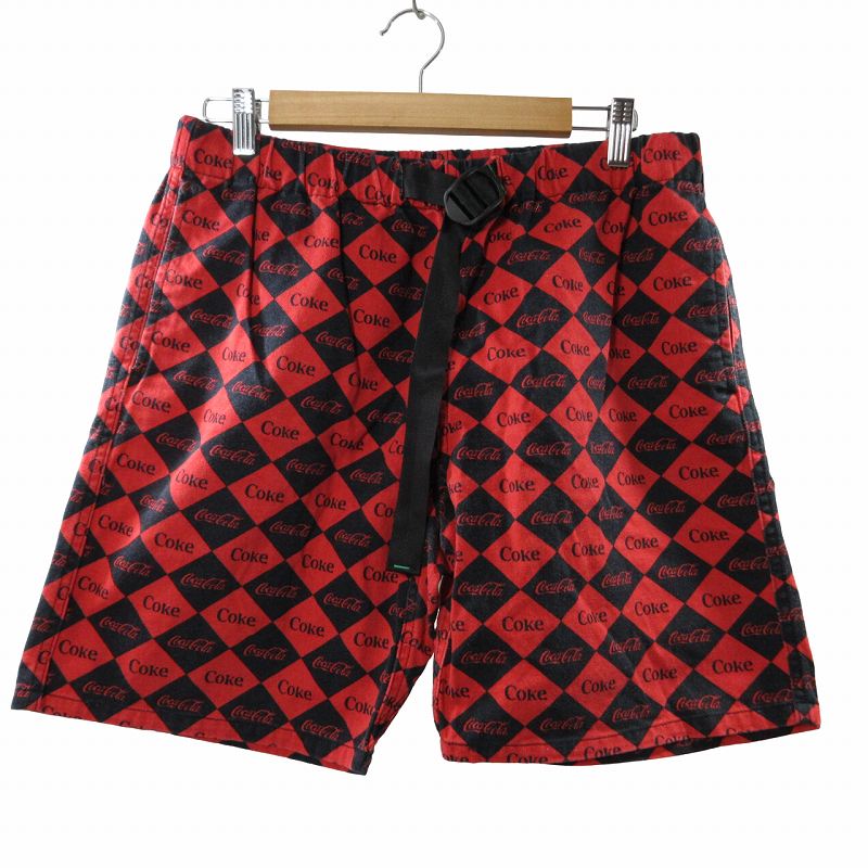 【中古】ワイルドシングス WILDTHINGS × Coca Cola コラボ コカ・コーラ ハーフパンツ ショーツ イージー ベルト アジャスター 総柄 赤 黒 Mサイズ 0408 メンズ 【ベクトル 古着】 240411