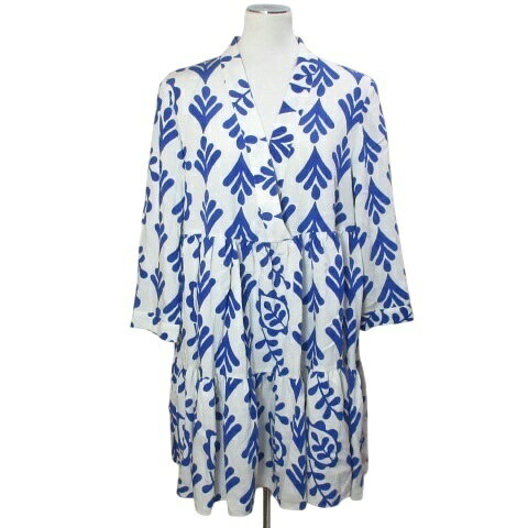 【中古】ザラ ZARA 美品 23SS 花柄ミニワンピース シャツワンピース ティアード 7分袖 総柄 Vネック M 170/88A ホワイト ブルー 4437/099/712 /X レディース 【ベクトル 古着】 260716ブランドザラ ZARA表記サイズM 170/88A実寸サイズ肩幅：41cm　身幅：47cm　袖丈：45cm　総丈：83cm　　素材レーヨン86%、ナイロン14%色白 ホワイト 青 ブルー仕様透け感：ややあり 裏地：なし 伸縮性：なし 光沢感：なし 生地の厚さ：やや薄手 状態使用感が少なく、状態の良い商品です。 ※あくまでも中古品ですので掲載写真や記載内容をご確認いただき、ご理解の上ご購入ください。付属品替えボタン備考品番：4437/099/712商品のお問い合わせの回答を休止しております。＊各商品ページの商品詳細等をご確認の上ご購入ください。【中古】ザラ ZARA 美品 23SS 花柄ミニワンピース シャツワンピース ティアード 7分袖 総柄 Vネック M 170/88A ホワイト ブルー 4437/099/712 /X レディース 【ベクトル 古着】 260716状態ランク　”A”詳細については、下記および「状態ランクについて」ページをご覧ください。未使用・新品の商品ほぼ新品同様の商品使用感が少なく、かなり状態の良い商品使用感はあるが、傷や汚れの少ない商品使用感の他、傷や汚れが見られる商品かなり大きな傷みがある難あり商品※S〜CランクはUSED品となりますので、使用感をご理解の上でご入札下さい。状態ランクについてinformationブランドザラ ZARA表記サイズM 170/88A実寸サイズ肩幅：41cm　身幅：47cm　袖丈：45cm　総丈：83cm　　素材レーヨン86%、ナイロン14%色白 ホワイト 青 ブルー仕様透け感：ややあり 裏地：なし 伸縮性：なし 光沢感：なし 生地の厚さ：やや薄手 状態使用感が少なく、状態の良い商品です。 ※あくまでも中古品ですので掲載写真や記載内容をご確認いただき、ご理解の上ご購入ください。付属品替えボタン備考品番：4437/099/712商品のお問い合わせの回答を休止しております。＊各商品ページの商品詳細等をご確認の上ご購入ください。本商品は一点物です他サイトや店舗にて販売している商品です。多少のお時間差にて欠品になることもございます。予めご了承頂ますようお願い致します。ベクトル・サイズガイドはこちらこの商品と同じブランドの商品を見る