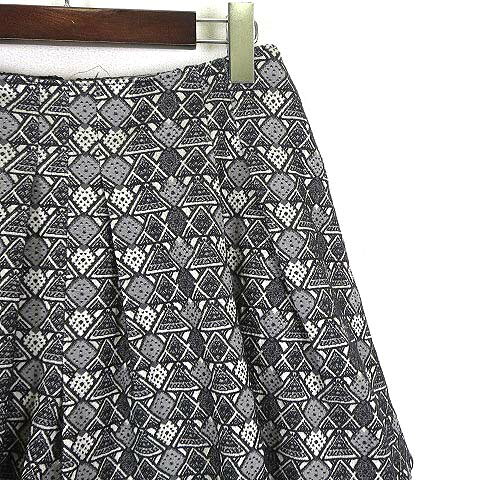 ブランド古着の買取販売ベクトルの【中古】クローラ crolla キュロット ショートパンツ フレア ジャガード 総柄 ボックスプリーツ タック M 38 黒 ブラック グレー ライトグレー レディース 【ベクトル 古着】 240110｜アングル3