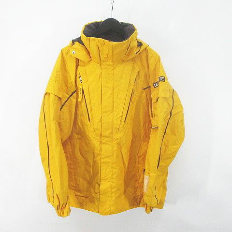 【中古】デサント DESCENTE スノーウェア セットアップ 上下 ダウンジャケット ロングパンツ オレンジ系 ロゴ フード付き ジップアップ マジックテープ メンズ 【ベクトル 古着】 231215ブランドデサント DESCENTE表記サイズL実寸サイズ身幅 62cm　ゆき丈 84cm　着丈 73cm　パンツ　ウエスト 80cm　もも幅 35cm　股上 29cm　股下 78cm　裾幅 26cm　素材ジャケット 表地 ポリエステル 100% 裏地 ポリエステル 100% 中綿 ダウン 80% フェザー 20% パンツ 表地 ポリエステル 100% 裏地 ポリエステル 100% 中綿 ポリエステル 100%色オレンジ系（画像参照）仕様フード付き 取外し不可状態若干の使用感は感じられますが、特に目立った汚れ・ダメージ等なくまだまだ問題なくご利用頂けると思います。備考中古品を扱っているため、元の商品のデザインや形状が全て把握できかねますので、予めご了承下さい。商品のお問い合わせの回答を休止しております。＊各商品ページの商品詳細等をご確認の上ご購入ください。【中古】デサント DESCENTE スノーウェア セットアップ 上下 ダウンジャケット ロングパンツ オレンジ系 ロゴ フード付き ジップアップ マジックテープ メンズ 【ベクトル 古着】 231215状態ランク　”AB”詳細については、下記および「状態ランクについて」ページをご覧ください。未使用・新品の商品ほぼ新品同様の商品使用感が少なく、かなり状態の良い商品使用感はあるが、傷や汚れの少ない商品使用感の他、傷や汚れが見られる商品かなり大きな傷みがある難あり商品※S〜CランクはUSED品となりますので、使用感をご理解の上でご入札下さい。状態ランクについてinformationブランドデサント DESCENTE表記サイズL実寸サイズ身幅 62cm　ゆき丈 84cm　着丈 73cm　パンツ　ウエスト 80cm　もも幅 35cm　股上 29cm　股下 78cm　裾幅 26cm　素材ジャケット 表地 ポリエステル 100% 裏地 ポリエステル 100% 中綿 ダウン 80% フェザー 20% パンツ 表地 ポリエステル 100% 裏地 ポリエステル 100% 中綿 ポリエステル 100%色オレンジ系（画像参照）仕様フード付き 取外し不可状態若干の使用感は感じられますが、特に目立った汚れ・ダメージ等なくまだまだ問題なくご利用頂けると思います。備考中古品を扱っているため、元の商品のデザインや形状が全て把握できかねますので、予めご了承下さい。商品のお問い合わせの回答を休止しております。＊各商品ページの商品詳細等をご確認の上ご購入ください。本商品は一点物です他サイトや店舗にて販売している商品です。多少のお時間差にて欠品になることもございます。予めご了承頂ますようお願い致します。ベクトル・サイズガイドはこちらこの商品と同じブランドの商品を見る