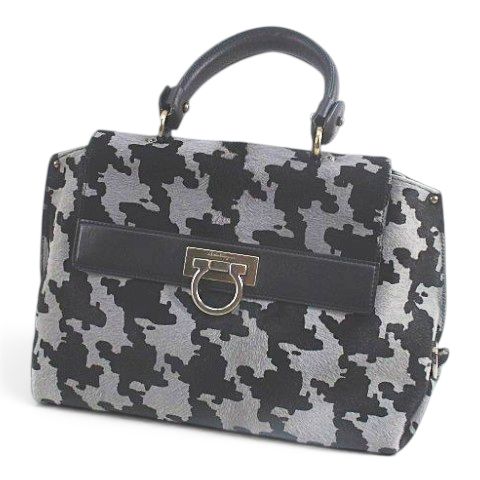 乐天商城 - 【中古】サルヴァトーレフェラガモ Salvatore Ferragamo BW-21 A896 ハンドバッグ シルバーガンチーニ金具 グレー ハラコ レザー イタリア製 レディース 【ベクトル 古着】 260529