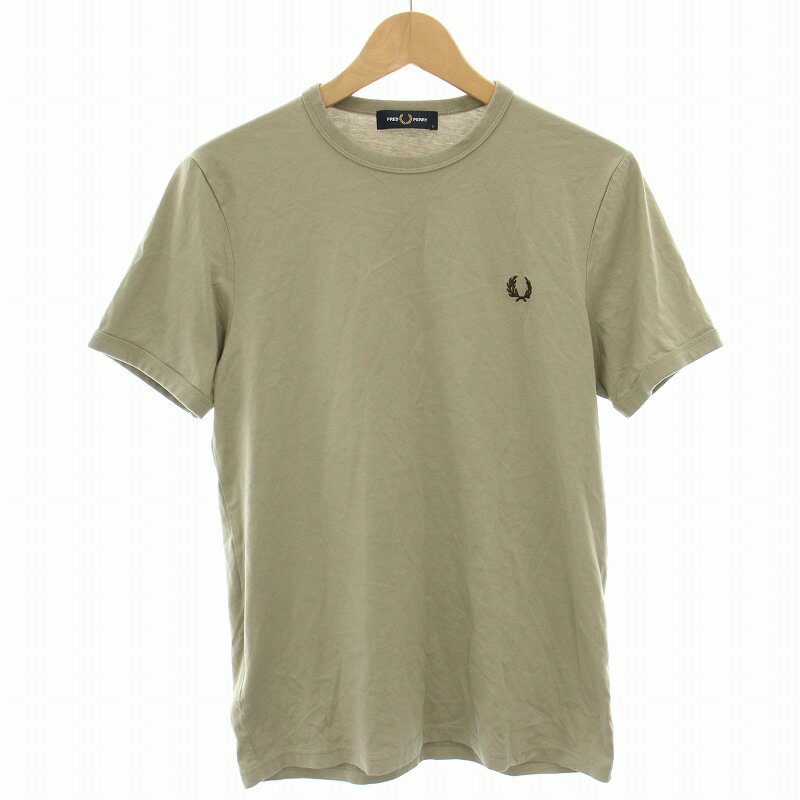 【中古】フレッドペリー FRED PERRY リンガーTシャツ Ringer T-Shirt カットソー 半袖 ロゴ刺繍 S カーキ M3519 /HN メンズ 【ベクトル 古着】 250724ブランドフレッドペリー FRED PERRY表記サイズS実寸サイズ肩幅：40cm　身幅：46cm　着丈：66cm　袖丈：20cm　　素材本体 綿 トリム 綿 ポリウレタン色カーキ状態使用感が少なく、かなり状態の良い商品です。 ※あくまでも中古品ですので掲載写真や記載内容をご確認いただき、ご理解の上ご購入ください。備考代理店 ヒットユニオン株式会社商品のお問い合わせの回答を休止しております。＊各商品ページの商品詳細等をご確認の上ご購入ください。【中古】フレッドペリー FRED PERRY リンガーTシャツ Ringer T-Shirt カットソー 半袖 ロゴ刺繍 S カーキ M3519 /HN メンズ 【ベクトル 古着】 250724状態ランク　”A”詳細については、下記および「状態ランクについて」ページをご覧ください。未使用・新品の商品ほぼ新品同様の商品使用感が少なく、かなり状態の良い商品使用感はあるが、傷や汚れの少ない商品使用感の他、傷や汚れが見られる商品かなり大きな傷みがある難あり商品※S〜CランクはUSED品となりますので、使用感をご理解の上でご入札下さい。状態ランクについてinformationブランドフレッドペリー FRED PERRY表記サイズS実寸サイズ肩幅：40cm　身幅：46cm　着丈：66cm　袖丈：20cm　　素材本体 綿 トリム 綿 ポリウレタン色カーキ状態使用感が少なく、かなり状態の良い商品です。 ※あくまでも中古品ですので掲載写真や記載内容をご確認いただき、ご理解の上ご購入ください。備考代理店 ヒットユニオン株式会社商品のお問い合わせの回答を休止しております。＊各商品ページの商品詳細等をご確認の上ご購入ください。本商品は一点物です他サイトや店舗にて販売している商品です。多少のお時間差にて欠品になることもございます。予めご了承頂ますようお願い致します。ベクトル・サイズガイドはこちらこの商品と同じブランドの商品を見る