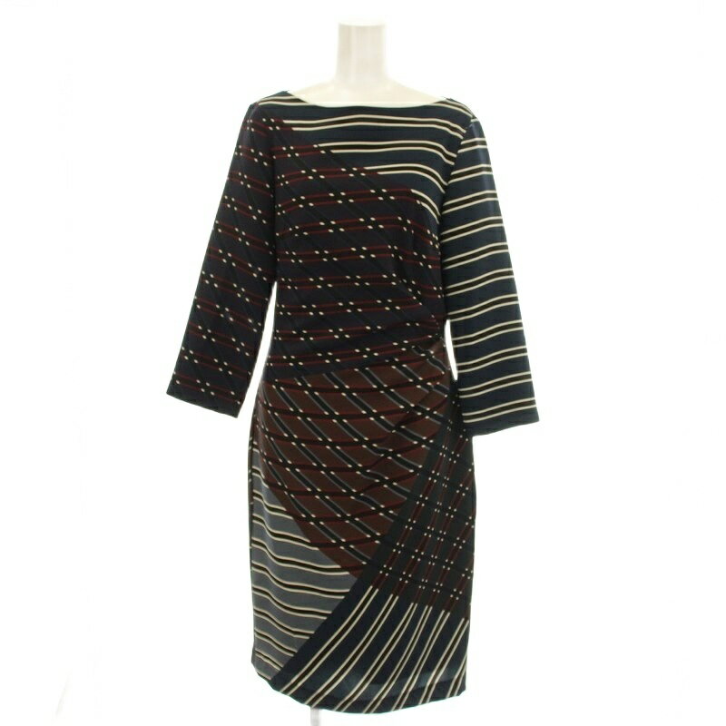 【中古】マックスマーラ ウィークエンドライン MAX MARA WEEKEND LINE ワンピース 七分袖 ひざ丈 522605730 40 ネイビー ボルドー /☆G レディース 【ベクトル 古着】 250826ブランドマックスマーラ ウィークエンドライン MAX MARA WEEKEND LINE表記サイズ40実寸サイズ肩幅：38cm　身幅：40cm　袖丈：48cm　着丈：98cm　　素材表地 裏地/ポリエステル色ネイビー 紺状態多少使用感、お腹付近・肩等に糸引きダメージがございます。 ※あくまでも中古品ですので掲載写真や記載内容をご確認いただき、ご理解の上ご購入ください。備考（株）マックスマーラジャパン商品のお問い合わせの回答を休止しております。＊各商品ページの商品詳細等をご確認の上ご購入ください。【中古】マックスマーラ ウィークエンドライン MAX MARA WEEKEND LINE ワンピース 七分袖 ひざ丈 522605730 40 ネイビー ボルドー /☆G レディース 【ベクトル 古着】 250826状態ランク　”B”詳細については、下記および「状態ランクについて」ページをご覧ください。未使用・新品の商品ほぼ新品同様の商品使用感が少なく、かなり状態の良い商品使用感はあるが、傷や汚れの少ない商品使用感の他、傷や汚れが見られる商品かなり大きな傷みがある難あり商品※S〜CランクはUSED品となりますので、使用感をご理解の上でご入札下さい。状態ランクについてinformationブランドマックスマーラ ウィークエンドライン MAX MARA WEEKEND LINE表記サイズ40実寸サイズ肩幅：38cm　身幅：40cm　袖丈：48cm　着丈：98cm　　素材表地 裏地/ポリエステル色ネイビー 紺状態多少使用感、お腹付近・肩等に糸引きダメージがございます。 ※あくまでも中古品ですので掲載写真や記載内容をご確認いただき、ご理解の上ご購入ください。備考（株）マックスマーラジャパン商品のお問い合わせの回答を休止しております。＊各商品ページの商品詳細等をご確認の上ご購入ください。本商品は一点物です他サイトや店舗にて販売している商品です。多少のお時間差にて欠品になることもございます。予めご了承頂ますようお願い致します。ベクトル・サイズガイドはこちらこの商品と同じブランドの商品を見る