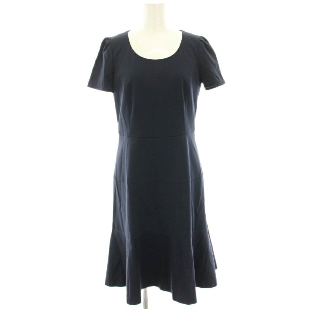 【中古】トゥービーシック TO BE CHIC ワンピース Aライン ミモレ ロング 半袖 40 紺 ネイビー W5J52-115-29 /HN レディース 【ベクトル 古着】 251023ブランドトゥービーシック TO BE CHIC表記サイズ40実寸サイズ肩幅：34cm　身幅：41cm　着丈：95cm　袖丈：18cm　　素材表地 本体 リボン表 綿 トリアセテート ポリエステル リボン裏 レーヨン 裏地 ポリエステル色紺 ネイビー状態使用感が少なく、かなり状態の良い商品です。 ※あくまでも中古品ですので掲載写真や記載内容をご確認いただき、ご理解の上ご購入ください。備考品番 W5J52-115-29商品のお問い合わせの回答を休止しております。＊各商品ページの商品詳細等をご確認の上ご購入ください。【中古】トゥービーシック TO BE CHIC ワンピース Aライン ミモレ ロング 半袖 40 紺 ネイビー W5J52-115-29 /HN レディース 【ベクトル 古着】 251023状態ランク　”A”詳細については、下記および「状態ランクについて」ページをご覧ください。未使用・新品の商品ほぼ新品同様の商品使用感が少なく、かなり状態の良い商品使用感はあるが、傷や汚れの少ない商品使用感の他、傷や汚れが見られる商品かなり大きな傷みがある難あり商品※S〜CランクはUSED品となりますので、使用感をご理解の上でご入札下さい。状態ランクについてinformationブランドトゥービーシック TO BE CHIC表記サイズ40実寸サイズ肩幅：34cm　身幅：41cm　着丈：95cm　袖丈：18cm　　素材表地 本体 リボン表 綿 トリアセテート ポリエステル リボン裏 レーヨン 裏地 ポリエステル色紺 ネイビー状態使用感が少なく、かなり状態の良い商品です。 ※あくまでも中古品ですので掲載写真や記載内容をご確認いただき、ご理解の上ご購入ください。備考品番 W5J52-115-29商品のお問い合わせの回答を休止しております。＊各商品ページの商品詳細等をご確認の上ご購入ください。本商品は一点物です他サイトや店舗にて販売している商品です。多少のお時間差にて欠品になることもございます。予めご了承頂ますようお願い致します。ベクトル・サイズガイドはこちらこの商品と同じブランドの商品を見る