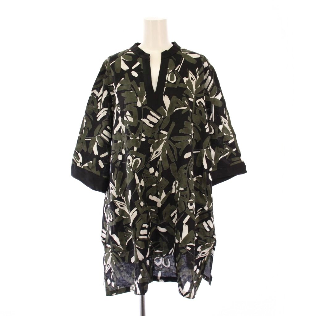 【中古】レリアン Leilian チュニック カットソー 五分袖 スキッパー ストレッチ 花柄 13 黒 ブラック /BB レディース 【ベクトル 古着】 251217ブランドレリアン Leilian表記サイズ13実寸サイズ肩幅：38cm　身幅：52cm　着丈：76cm　袖丈：45cm　　素材ポリエステル色黒 ブラック状態使用感が少なく、かなり状態の良い商品です。 ※あくまでも中古品ですので掲載写真や記載内容をご確認いただき、ご理解の上ご購入ください。備考品番：1006225商品のお問い合わせの回答を休止しております。＊各商品ページの商品詳細等をご確認の上ご購入ください。【中古】レリアン Leilian チュニック カットソー 五分袖 スキッパー ストレッチ 花柄 13 黒 ブラック /BB レディース 【ベクトル 古着】 251217状態ランク　”A”詳細については、下記および「状態ランクについて」ページをご覧ください。未使用・新品の商品ほぼ新品同様の商品使用感が少なく、かなり状態の良い商品使用感はあるが、傷や汚れの少ない商品使用感の他、傷や汚れが見られる商品かなり大きな傷みがある難あり商品※S〜CランクはUSED品となりますので、使用感をご理解の上でご入札下さい。状態ランクについてinformationブランドレリアン Leilian表記サイズ13実寸サイズ肩幅：38cm　身幅：52cm　着丈：76cm　袖丈：45cm　　素材ポリエステル色黒 ブラック状態使用感が少なく、かなり状態の良い商品です。 ※あくまでも中古品ですので掲載写真や記載内容をご確認いただき、ご理解の上ご購入ください。備考品番：1006225商品のお問い合わせの回答を休止しております。＊各商品ページの商品詳細等をご確認の上ご購入ください。本商品は一点物です他サイトや店舗にて販売している商品です。多少のお時間差にて欠品になることもございます。予めご了承頂ますようお願い致します。ベクトル・サイズガイドはこちらこの商品と同じブランドの商品を見る