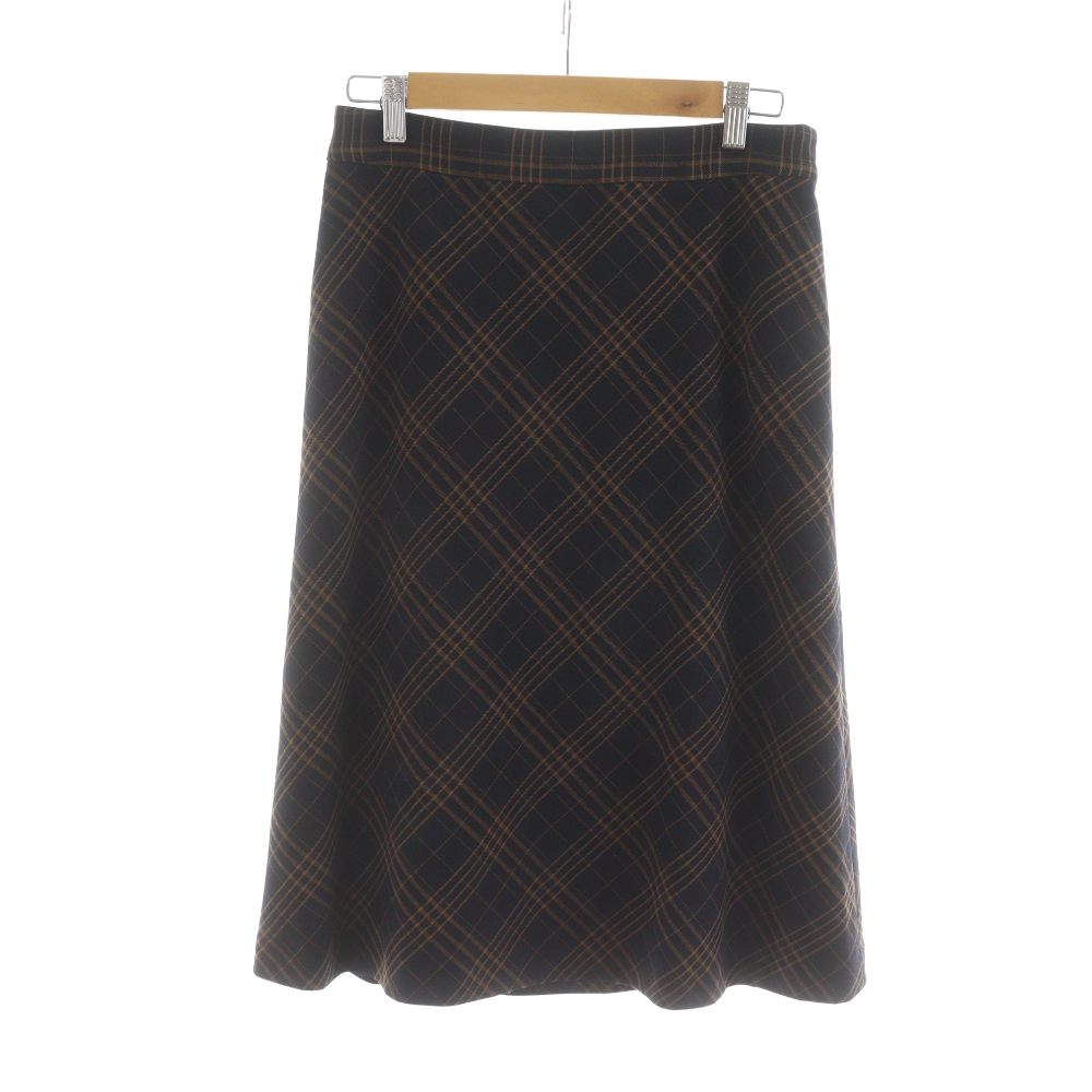【中古】リフレクト Reflect フレアスカート ひざ丈 チェック柄 11 紺 ネイビー 茶 ブラウン /RR レディース 【ベクトル 古着】 260113ブランドリフレクト Reflect表記サイズ11実寸サイズウエスト：70cm　ヒップ：88cm　スカート丈：65cm　　素材表地 ポリエステル・レーヨン 裏地 ポリエステル色紺 ネイビー 茶 ブラウン 状態使用感が少なく、かなり状態の良い商品です。 ※あくまでも中古品ですので掲載写真や記載内容をご確認いただき、ご理解の上ご購入ください。備考（株）ワールド商品のお問い合わせの回答を休止しております。＊各商品ページの商品詳細等をご確認の上ご購入ください。【中古】リフレクト Reflect フレアスカート ひざ丈 チェック柄 11 紺 ネイビー 茶 ブラウン /RR レディース 【ベクトル 古着】 260113状態ランク　”A”詳細については、下記および「状態ランクについて」ページをご覧ください。未使用・新品の商品ほぼ新品同様の商品使用感が少なく、かなり状態の良い商品使用感はあるが、傷や汚れの少ない商品使用感の他、傷や汚れが見られる商品かなり大きな傷みがある難あり商品※S〜CランクはUSED品となりますので、使用感をご理解の上でご入札下さい。状態ランクについてinformationブランドリフレクト Reflect表記サイズ11実寸サイズウエスト：70cm　ヒップ：88cm　スカート丈：65cm　　素材表地 ポリエステル・レーヨン 裏地 ポリエステル色紺 ネイビー 茶 ブラウン 状態使用感が少なく、かなり状態の良い商品です。 ※あくまでも中古品ですので掲載写真や記載内容をご確認いただき、ご理解の上ご購入ください。備考（株）ワールド商品のお問い合わせの回答を休止しております。＊各商品ページの商品詳細等をご確認の上ご購入ください。本商品は一点物です他サイトや店舗にて販売している商品です。多少のお時間差にて欠品になることもございます。予めご了承頂ますようお願い致します。ベクトル・サイズガイドはこちらこの商品と同じブランドの商品を見る