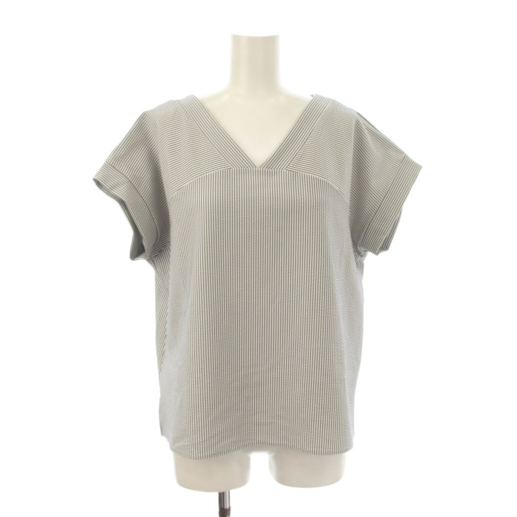 【中古】グリーンレーベルリラクシング ユナイテッドアローズ green label relaxing シャツ ブラウス F グレー ストライプ柄 Vネック 半袖 /JP レディース 【ベクトル 古着】 260220ブランドグリーンレーベルリラクシング ユナイテッドアローズ green label relaxing表記サイズF実寸サイズ身幅：56.5cm　着丈：59cm　ゆき丈：31.5cm　　素材ポリエステル、ポリウレタン色グレー状態使用感が少なく、かなり状態の良い商品です。 ※あくまでも中古品ですので掲載写真や記載内容をご確認いただき、ご理解の上ご購入ください。備考株式会社 ユナイテッドアローズ商品のお問い合わせの回答を休止しております。＊各商品ページの商品詳細等をご確認の上ご購入ください。【中古】グリーンレーベルリラクシング ユナイテッドアローズ green label relaxing シャツ ブラウス F グレー ストライプ柄 Vネック 半袖 /JP レディース 【ベクトル 古着】 260220状態ランク　”A”詳細については、下記および「状態ランクについて」ページをご覧ください。未使用・新品の商品ほぼ新品同様の商品使用感が少なく、かなり状態の良い商品使用感はあるが、傷や汚れの少ない商品使用感の他、傷や汚れが見られる商品かなり大きな傷みがある難あり商品※S〜CランクはUSED品となりますので、使用感をご理解の上でご入札下さい。状態ランクについてinformationブランドグリーンレーベルリラクシング ユナイテッドアローズ green label relaxing表記サイズF実寸サイズ身幅：56.5cm　着丈：59cm　ゆき丈：31.5cm　　素材ポリエステル、ポリウレタン色グレー状態使用感が少なく、かなり状態の良い商品です。 ※あくまでも中古品ですので掲載写真や記載内容をご確認いただき、ご理解の上ご購入ください。備考株式会社 ユナイテッドアローズ商品のお問い合わせの回答を休止しております。＊各商品ページの商品詳細等をご確認の上ご購入ください。本商品は一点物です他サイトや店舗にて販売している商品です。多少のお時間差にて欠品になることもございます。予めご了承頂ますようお願い致します。ベクトル・サイズガイドはこちらこの商品と同じブランドの商品を見る