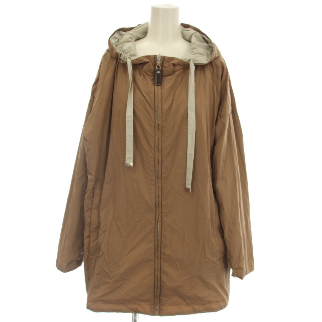 【中古】マックスマーラ MAX MARA 21年製 The CUBE ザキューブ マウンテンパーカー ナイロン ジャケット ポーチ付 38 ベージュ 902113276 /☆G レディース 【ベクトル 古着】 260527ブランドマックスマーラ MAX MARA表記サイズ38実寸サイズ肩幅：64cm　身幅：60cm　着丈：70cm　袖丈：45cm　　素材表地/ナイロン 裏地/ポリエステル色ベージュ状態首裏・そで口裏に汚れがございます。 ※全体的に中古品としての使用感とダメージがありますが、通常使用には支障のない商品です。 掲載写真や記載内容をご確認いただき、ご理解の上ご購入ください。付属品ポーチ備考（株）マックスマーラジャパン商品のお問い合わせの回答を休止しております。＊各商品ページの商品詳細等をご確認の上ご購入ください。【中古】マックスマーラ MAX MARA 21年製 The CUBE ザキューブ マウンテンパーカー ナイロン ジャケット ポーチ付 38 ベージュ 902113276 /☆G レディース 【ベクトル 古着】 260527状態ランク　”B”詳細については、下記および「状態ランクについて」ページをご覧ください。未使用・新品の商品ほぼ新品同様の商品使用感が少なく、かなり状態の良い商品使用感はあるが、傷や汚れの少ない商品使用感の他、傷や汚れが見られる商品かなり大きな傷みがある難あり商品※S〜CランクはUSED品となりますので、使用感をご理解の上でご入札下さい。状態ランクについてinformationブランドマックスマーラ MAX MARA表記サイズ38実寸サイズ肩幅：64cm　身幅：60cm　着丈：70cm　袖丈：45cm　　素材表地/ナイロン 裏地/ポリエステル色ベージュ状態首裏・そで口裏に汚れがございます。 ※全体的に中古品としての使用感とダメージがありますが、通常使用には支障のない商品です。 掲載写真や記載内容をご確認いただき、ご理解の上ご購入ください。付属品ポーチ備考（株）マックスマーラジャパン商品のお問い合わせの回答を休止しております。＊各商品ページの商品詳細等をご確認の上ご購入ください。本商品は一点物です他サイトや店舗にて販売している商品です。多少のお時間差にて欠品になることもございます。予めご了承頂ますようお願い致します。ベクトル・サイズガイドはこちらこの商品と同じブランドの商品を見る