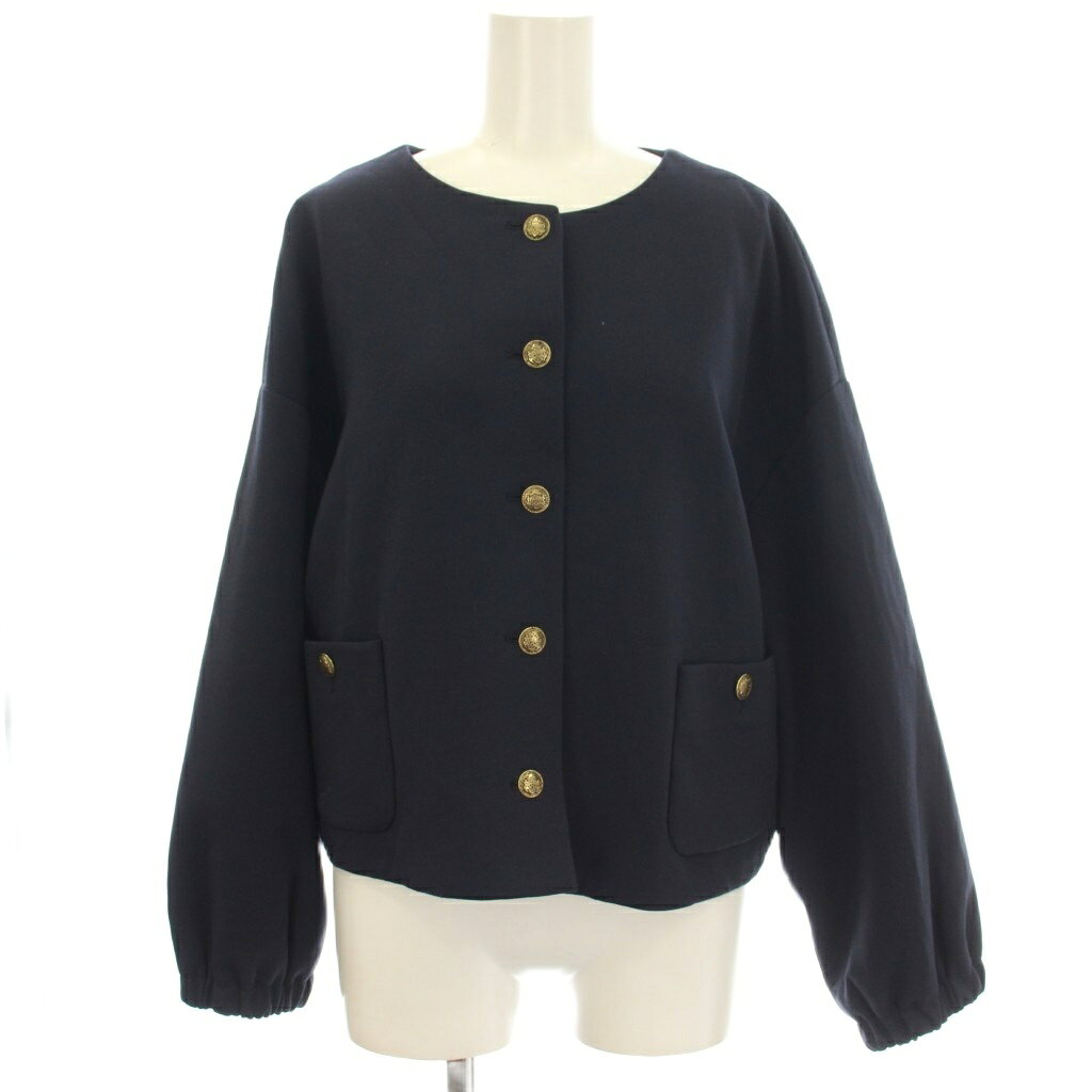 【中古】未使用品 マレーラ MARELLA ノーカラージャケット 金ボタン 42 ネイビー 紺 691-39110224 /☆G レディース 【ベクトル 古着】 260721ブランドマレーラ MARELLA表記サイズ42実寸サイズ肩幅：54cm　身幅：57cm　着丈：50cm　袖丈：44cm　　素材表地/レーヨン ナイロン ポリエステル 裏地/ポリエステル ポリウレタン色ネイビー 紺状態未使用品です。 ※未使用品・新品同様の商品ではございますが、一度は一般の方の手に渡り、個人で保管されていた商品です。また、保管・陳列時の薄いスレなど微細な状態変化が見られる場合がございます。ご理解の上ご購入ください。商品のお問い合わせの回答を休止しております。＊各商品ページの商品詳細等をご確認の上ご購入ください。【中古】未使用品 マレーラ MARELLA ノーカラージャケット 金ボタン 42 ネイビー 紺 691-39110224 /☆G レディース 【ベクトル 古着】 260721状態ランク　”S”詳細については、下記および「状態ランクについて」ページをご覧ください。未使用・新品の商品ほぼ新品同様の商品使用感が少なく、かなり状態の良い商品使用感はあるが、傷や汚れの少ない商品使用感の他、傷や汚れが見られる商品かなり大きな傷みがある難あり商品※S〜CランクはUSED品となりますので、使用感をご理解の上でご入札下さい。状態ランクについてinformationブランドマレーラ MARELLA表記サイズ42実寸サイズ肩幅：54cm　身幅：57cm　着丈：50cm　袖丈：44cm　　素材表地/レーヨン ナイロン ポリエステル 裏地/ポリエステル ポリウレタン色ネイビー 紺状態未使用品です。 ※未使用品・新品同様の商品ではございますが、一度は一般の方の手に渡り、個人で保管されていた商品です。また、保管・陳列時の薄いスレなど微細な状態変化が見られる場合がございます。ご理解の上ご購入ください。商品のお問い合わせの回答を休止しております。＊各商品ページの商品詳細等をご確認の上ご購入ください。本商品は一点物です他サイトや店舗にて販売している商品です。多少のお時間差にて欠品になることもございます。予めご了承頂ますようお願い致します。ベクトル・サイズガイドはこちらこの商品と同じブランドの商品を見る