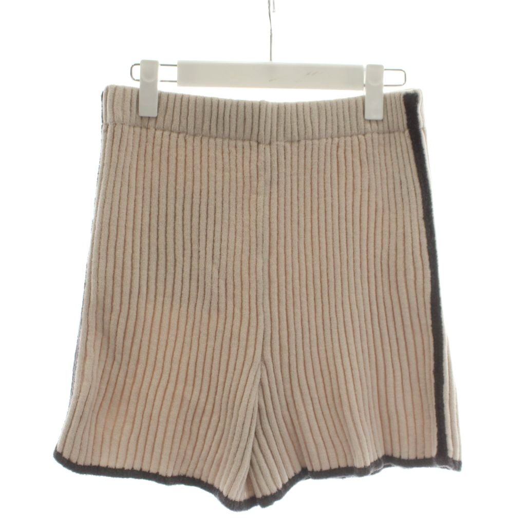 【中古】ジェラートピケ gelato pique 24AW ルームウェア 部屋着 ショートパンツ ハーフパンツ F ピンクベージュ /AN レディース 【ベクトル 古着】 260805ブランドジェラートピケ gelato pique表記サイズF実寸サイズウエスト：約70cm　もも幅：約29cm　裾幅：約30cm　股上：約34.5cm　股下：約10cm　　素材本体 ポリエステル 別布 ナイロン ポリウレタン色ピンクベージュ状態使用感が少なく、かなり状態の良い商品です。 ※あくまでも中古品ですので掲載写真や記載内容をご確認いただき、ご理解の上ご購入ください。商品のお問い合わせの回答を休止しております。＊各商品ページの商品詳細等をご確認の上ご購入ください。【中古】ジェラートピケ gelato pique 24AW ルームウェア 部屋着 ショートパンツ ハーフパンツ F ピンクベージュ /AN レディース 【ベクトル 古着】 260805状態ランク　”A”詳細については、下記および「状態ランクについて」ページをご覧ください。未使用・新品の商品ほぼ新品同様の商品使用感が少なく、かなり状態の良い商品使用感はあるが、傷や汚れの少ない商品使用感の他、傷や汚れが見られる商品かなり大きな傷みがある難あり商品※S〜CランクはUSED品となりますので、使用感をご理解の上でご入札下さい。状態ランクについてinformationブランドジェラートピケ gelato pique表記サイズF実寸サイズウエスト：約70cm　もも幅：約29cm　裾幅：約30cm　股上：約34.5cm　股下：約10cm　　素材本体 ポリエステル 別布 ナイロン ポリウレタン色ピンクベージュ状態使用感が少なく、かなり状態の良い商品です。 ※あくまでも中古品ですので掲載写真や記載内容をご確認いただき、ご理解の上ご購入ください。商品のお問い合わせの回答を休止しております。＊各商品ページの商品詳細等をご確認の上ご購入ください。本商品は一点物です他サイトや店舗にて販売している商品です。多少のお時間差にて欠品になることもございます。予めご了承頂ますようお願い致します。ベクトル・サイズガイドはこちらこの商品と同じブランドの商品を見る