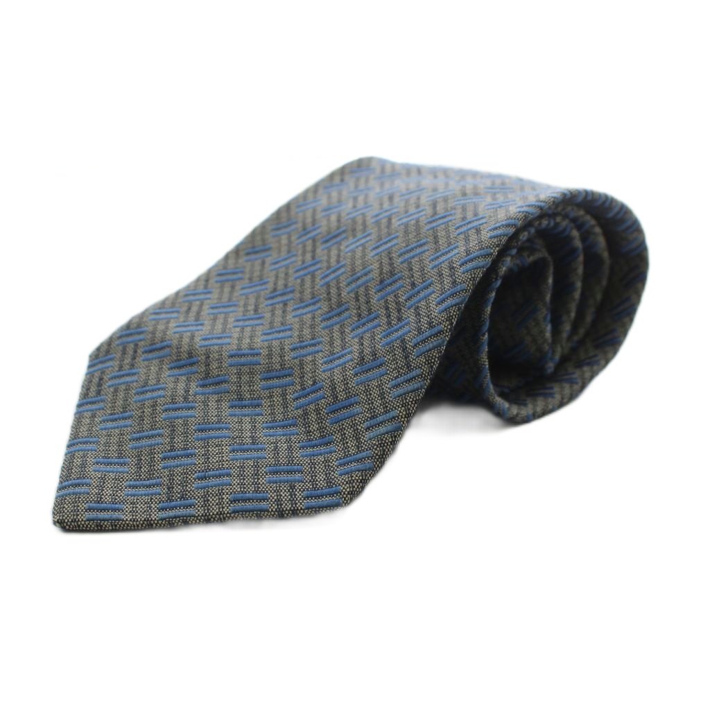 【中古】エトロ ETRO ワイドタイ ネクタイ 総柄 シルク 絹 麻 リネン混 グレー 青 ブルー /AN ■MA メンズ 【ベクトル 古着】 260811ブランドエトロ ETRO実寸サイズ大剣：約10cm　全長：約146cm　　素材シルク リネン色グレー 青 ブルー状態使用感が少なく、かなり状態の良い商品です。 ※あくまでも中古品ですので掲載写真や記載内容をご確認いただき、ご理解の上ご購入ください。付属品なし商品のお問い合わせの回答を休止しております。＊各商品ページの商品詳細等をご確認の上ご購入ください。【中古】エトロ ETRO ワイドタイ ネクタイ 総柄 シルク 絹 麻 リネン混 グレー 青 ブルー /AN ■MA メンズ 【ベクトル 古着】 260811状態ランク　”A”詳細については、下記および「状態ランクについて」ページをご覧ください。未使用・新品の商品ほぼ新品同様の商品使用感が少なく、かなり状態の良い商品使用感はあるが、傷や汚れの少ない商品使用感の他、傷や汚れが見られる商品かなり大きな傷みがある難あり商品※S〜CランクはUSED品となりますので、使用感をご理解の上でご入札下さい。状態ランクについてinformationブランドエトロ ETRO実寸サイズ大剣：約10cm　全長：約146cm　　素材シルク リネン色グレー 青 ブルー状態使用感が少なく、かなり状態の良い商品です。 ※あくまでも中古品ですので掲載写真や記載内容をご確認いただき、ご理解の上ご購入ください。付属品なし商品のお問い合わせの回答を休止しております。＊各商品ページの商品詳細等をご確認の上ご購入ください。本商品は一点物です他サイトや店舗にて販売している商品です。多少のお時間差にて欠品になることもございます。予めご了承頂ますようお願い致します。ベクトル・サイズガイドはこちらこの商品と同じブランドの商品を見る