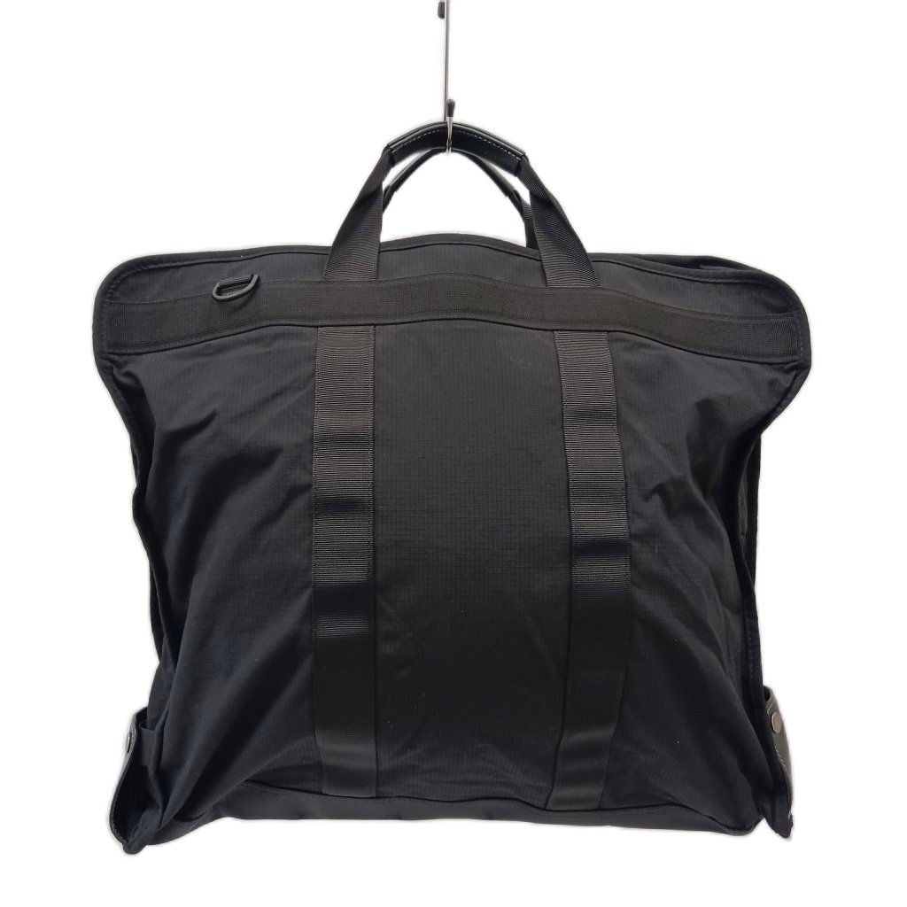 【中古】エースジーン ACEGENE ハンドバッグ ナイロン 黒 ブラック /AN ■GY09 メンズ 【ベクトル 古着】 261001ブランドエースジーン ACEGENE実寸サイズ持ち手の長さ：約32cm　ヨコ：約53cm　タテ：約45cm　マチ：約10cm　ショルダーの長さ：-cm　　素材ナイロン色黒 ブラック状態全体的に白い汚れ。角にスレがございますが、その他に目立ったダメージはなく、問題なくご使用いただける商品です。 ※あくまでも中古品ですので掲載写真や記載内容をご確認いただき、ご理解の上ご購入ください。付属品なし商品のお問い合わせの回答を休止しております。＊各商品ページの商品詳細等をご確認の上ご購入ください。【中古】エースジーン ACEGENE ハンドバッグ ナイロン 黒 ブラック /AN ■GY09 メンズ 【ベクトル 古着】 261001状態ランク　”AB”詳細については、下記および「状態ランクについて」ページをご覧ください。未使用・新品の商品ほぼ新品同様の商品使用感が少なく、かなり状態の良い商品使用感はあるが、傷や汚れの少ない商品使用感の他、傷や汚れが見られる商品かなり大きな傷みがある難あり商品※S〜CランクはUSED品となりますので、使用感をご理解の上でご入札下さい。状態ランクについてinformationブランドエースジーン ACEGENE実寸サイズ持ち手の長さ：約32cm　ヨコ：約53cm　タテ：約45cm　マチ：約10cm　ショルダーの長さ：-cm　　素材ナイロン色黒 ブラック状態全体的に白い汚れ。角にスレがございますが、その他に目立ったダメージはなく、問題なくご使用いただける商品です。 ※あくまでも中古品ですので掲載写真や記載内容をご確認いただき、ご理解の上ご購入ください。付属品なし商品のお問い合わせの回答を休止しております。＊各商品ページの商品詳細等をご確認の上ご購入ください。本商品は一点物です他サイトや店舗にて販売している商品です。多少のお時間差にて欠品になることもございます。予めご了承頂ますようお願い致します。ベクトル・サイズガイドはこちらこの商品と同じブランドの商品を見る