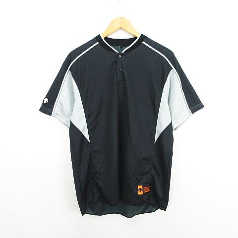 【中古】未使用品 デサント DESCENTE DB-104M ベースボールシャツ 半袖 2つボタン ロゴ L ブラック×シルバー ベースボールウェア ※EKM メンズ 【ベクトル 古着】 260804ブランドデサント DESCENTE表記サイズL 胸囲 96 身長 175実寸サイズ身幅：54cm　着丈：72cm　ゆき丈：45.5cm　　素材ポリエステル80% アセテート20%色ブラック×シルバー ※照明や撮影環境により、実物と若干お色が違う場合がございます。予めご了承下さい。状態タグ付きの未使用品です。 ※未使用品・新品同様の商品ではございますが、一度は一般の方の手に渡り、個人で保管されていた商品です。 また、保管・陳列時の薄いスレなど微細な状態変化が見られる場合がございます。ご理解の上ご購入ください。 商品のお問い合わせの回答を休止しております。＊各商品ページの商品詳細等をご確認の上ご購入ください。【中古】未使用品 デサント DESCENTE DB-104M ベースボールシャツ 半袖 2つボタン ロゴ L ブラック×シルバー ベースボールウェア ※EKM メンズ 【ベクトル 古着】 260804状態ランク　”S”詳細については、下記および「状態ランクについて」ページをご覧ください。未使用・新品の商品ほぼ新品同様の商品使用感が少なく、かなり状態の良い商品使用感はあるが、傷や汚れの少ない商品使用感の他、傷や汚れが見られる商品かなり大きな傷みがある難あり商品※S〜CランクはUSED品となりますので、使用感をご理解の上でご入札下さい。状態ランクについてinformationブランドデサント DESCENTE表記サイズL 胸囲 96 身長 175実寸サイズ身幅：54cm　着丈：72cm　ゆき丈：45.5cm　　素材ポリエステル80% アセテート20%色ブラック×シルバー ※照明や撮影環境により、実物と若干お色が違う場合がございます。予めご了承下さい。状態タグ付きの未使用品です。 ※未使用品・新品同様の商品ではございますが、一度は一般の方の手に渡り、個人で保管されていた商品です。 また、保管・陳列時の薄いスレなど微細な状態変化が見られる場合がございます。ご理解の上ご購入ください。 商品のお問い合わせの回答を休止しております。＊各商品ページの商品詳細等をご確認の上ご購入ください。本商品は一点物です他サイトや店舗にて販売している商品です。多少のお時間差にて欠品になることもございます。予めご了承頂ますようお願い致します。ベクトル・サイズガイドはこちらこの商品と同じブランドの商品を見る