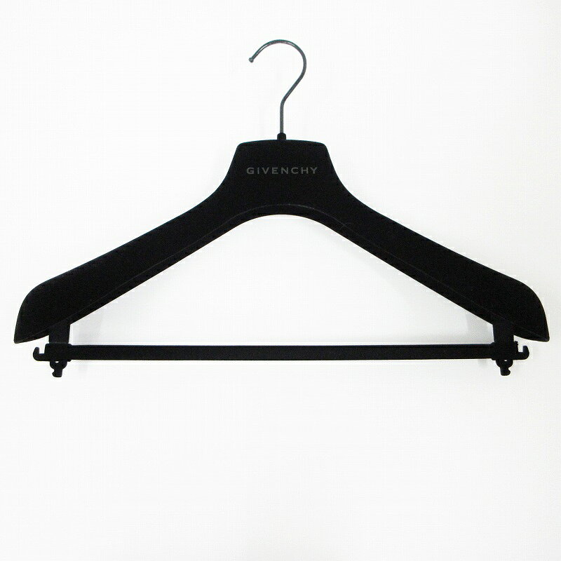 【中古】ジバンシィ GIVENCHY 現行 純正 ハンガー ロゴ ブラック 黒 厚み7cm 全長40cm メンズ 【ベクトル 古着】 261012ブランドジバンシィ GIVENCHY実寸サイズ厚み7cm 全長40cm　色ブラック状態・細かい擦れ部分あり 一般的な使用感はございますが、大きく目立つ汚れやダメージもなく状態は良好です。商品のお問い合わせの回答を休止しております。＊各商品ページの商品詳細等をご確認の上ご購入ください。【中古】ジバンシィ GIVENCHY 現行 純正 ハンガー ロゴ ブラック 黒 厚み7cm 全長40cm メンズ 【ベクトル 古着】 261012状態ランク　”A”詳細については、下記および「状態ランクについて」ページをご覧ください。未使用・新品の商品ほぼ新品同様の商品使用感が少なく、かなり状態の良い商品使用感はあるが、傷や汚れの少ない商品使用感の他、傷や汚れが見られる商品かなり大きな傷みがある難あり商品※S〜CランクはUSED品となりますので、使用感をご理解の上でご入札下さい。状態ランクについてinformationブランドジバンシィ GIVENCHY実寸サイズ厚み7cm 全長40cm　色ブラック状態・細かい擦れ部分あり 一般的な使用感はございますが、大きく目立つ汚れやダメージもなく状態は良好です。商品のお問い合わせの回答を休止しております。＊各商品ページの商品詳細等をご確認の上ご購入ください。本商品は一点物です他サイトや店舗にて販売している商品です。多少のお時間差にて欠品になることもございます。予めご了承頂ますようお願い致します。ベクトル・サイズガイドはこちらこの商品と同じブランドの商品を見る