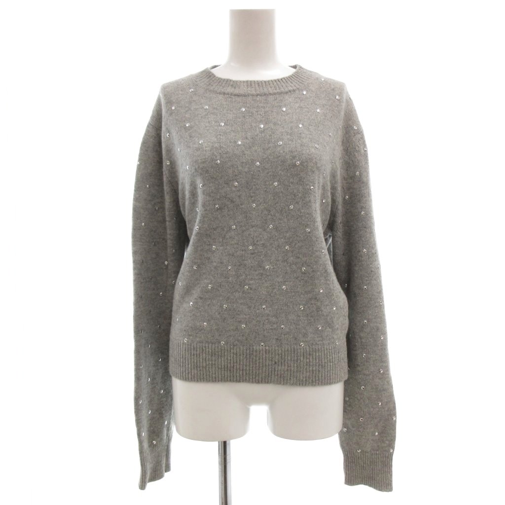 【中古】セミクチュール SEMI COUTURE 美品 ニット セーター ウール M グレー 長袖 スタッズ装飾 クルーネック /MG レディース 【ベクトル 古着】 260422ブランドセミクチュール SEMI COUTURE表記サイズM実寸サイズ肩幅：45cm　身幅：52cm　着丈：53cm　袖丈：64cm　　素材ウール ポリアミド色グレー状態使用感が少なく、かなり状態の良い商品です。 ※あくまでも中古品ですので掲載写真や記載内容をご確認いただき、ご理解の上ご購入ください。備考日本語表記なし こちらのお品物は店舗で保管しておらず、店頭販売出来かねます。（※お取り寄せも出来かねます）商品のお問い合わせの回答を休止しております。＊各商品ページの商品詳細等をご確認の上ご購入ください。【中古】セミクチュール SEMI COUTURE 美品 ニット セーター ウール M グレー 長袖 スタッズ装飾 クルーネック /MG レディース 【ベクトル 古着】 260422状態ランク　”A”詳細については、下記および「状態ランクについて」ページをご覧ください。未使用・新品の商品ほぼ新品同様の商品使用感が少なく、かなり状態の良い商品使用感はあるが、傷や汚れの少ない商品使用感の他、傷や汚れが見られる商品かなり大きな傷みがある難あり商品※S〜CランクはUSED品となりますので、使用感をご理解の上でご入札下さい。状態ランクについてinformationブランドセミクチュール SEMI COUTURE表記サイズM実寸サイズ肩幅：45cm　身幅：52cm　着丈：53cm　袖丈：64cm　　素材ウール ポリアミド色グレー状態使用感が少なく、かなり状態の良い商品です。 ※あくまでも中古品ですので掲載写真や記載内容をご確認いただき、ご理解の上ご購入ください。備考日本語表記なし こちらのお品物は店舗で保管しておらず、店頭販売出来かねます。（※お取り寄せも出来かねます）商品のお問い合わせの回答を休止しております。＊各商品ページの商品詳細等をご確認の上ご購入ください。本商品は一点物です他サイトや店舗にて販売している商品です。多少のお時間差にて欠品になることもございます。予めご了承頂ますようお願い致します。ベクトル・サイズガイドはこちらこの商品と同じブランドの商品を見る