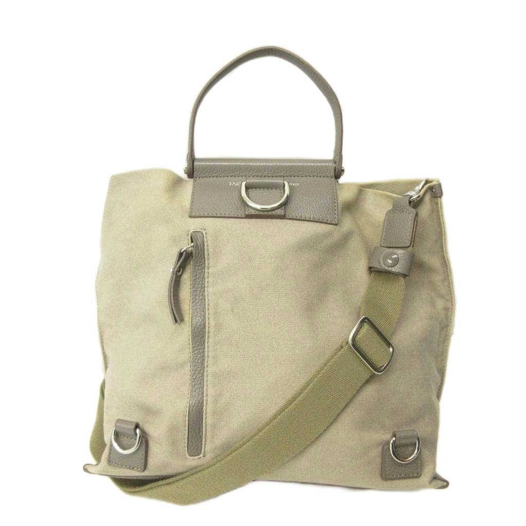 【中古】イアクッチ IACUCCI ソルベット 2WAY ショルダーバッグ ハンド キャンバス レザー グレー 0415 レディース 【ベクトル 古着】 260415ブランドイアクッチ IACUCCI表記サイズ--実寸サイズ持ち手の長さ：約32cm　ヨコ：約33cm　タテ：約30cm　マチ：約14cm　ショルダーの長さ：約92-158cm　　素材キャンバス レザー色グレー仕様メインポケット×1 サブポケット×1状態裏地の底面に薄汚れがありますが、その他に目立ったダメージはなく、問題なくご使用いただける商品です。 ※あくまでも中古品ですので掲載写真や記載内容をご確認いただき、ご理解の上ご購入ください。付属品袋備考品番?なし商品のお問い合わせの回答を休止しております。＊各商品ページの商品詳細等をご確認の上ご購入ください。【中古】イアクッチ IACUCCI ソルベット 2WAY ショルダーバッグ ハンド キャンバス レザー グレー 0415 レディース 【ベクトル 古着】 260415状態ランク　”AB”詳細については、下記および「状態ランクについて」ページをご覧ください。未使用・新品の商品ほぼ新品同様の商品使用感が少なく、かなり状態の良い商品使用感はあるが、傷や汚れの少ない商品使用感の他、傷や汚れが見られる商品かなり大きな傷みがある難あり商品※S〜CランクはUSED品となりますので、使用感をご理解の上でご入札下さい。状態ランクについてinformationブランドイアクッチ IACUCCI表記サイズ--実寸サイズ持ち手の長さ：約32cm　ヨコ：約33cm　タテ：約30cm　マチ：約14cm　ショルダーの長さ：約92-158cm　　素材キャンバス レザー色グレー仕様メインポケット×1 サブポケット×1状態裏地の底面に薄汚れがありますが、その他に目立ったダメージはなく、問題なくご使用いただける商品です。 ※あくまでも中古品ですので掲載写真や記載内容をご確認いただき、ご理解の上ご購入ください。付属品袋備考品番?なし商品のお問い合わせの回答を休止しております。＊各商品ページの商品詳細等をご確認の上ご購入ください。本商品は一点物です他サイトや店舗にて販売している商品です。多少のお時間差にて欠品になることもございます。予めご了承頂ますようお願い致します。ベクトル・サイズガイドはこちらこの商品と同じブランドの商品を見る
