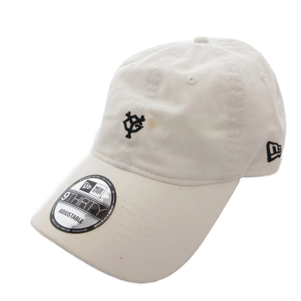 【中古】ニューエラ NEW ERA 9THRTY 帽子 キャップ ロゴ 刺繍 白 ホワイト /FF メンズ 【ベクトル 古着】 260616ブランドニューエラ NEW ERA実寸サイズつば：7cm　頭周り：56cm　　素材本体 綿 つば裏 ポリエステル色白 ホワイト 状態・全体シミ、黄ばみ ※全体的に中古品としての使用感とダメージがありますが、通常使用には支障のない商品です。 掲載写真や記載内容をご確認いただき、ご理解の上ご購入ください。備考ニューエラジャパン合同会社 こちらのお品物は店舗で保管しておらず、店頭販売出来かねます。（※お取り寄せも出来かねます）商品のお問い合わせの回答を休止しております。＊各商品ページの商品詳細等をご確認の上ご購入ください。【中古】ニューエラ NEW ERA 9THRTY 帽子 キャップ ロゴ 刺繍 白 ホワイト /FF メンズ 【ベクトル 古着】 260616状態ランク　”B”詳細については、下記および「状態ランクについて」ページをご覧ください。未使用・新品の商品ほぼ新品同様の商品使用感が少なく、かなり状態の良い商品使用感はあるが、傷や汚れの少ない商品使用感の他、傷や汚れが見られる商品かなり大きな傷みがある難あり商品※S〜CランクはUSED品となりますので、使用感をご理解の上でご入札下さい。状態ランクについてinformationブランドニューエラ NEW ERA実寸サイズつば：7cm　頭周り：56cm　　素材本体 綿 つば裏 ポリエステル色白 ホワイト 状態・全体シミ、黄ばみ ※全体的に中古品としての使用感とダメージがありますが、通常使用には支障のない商品です。 掲載写真や記載内容をご確認いただき、ご理解の上ご購入ください。備考ニューエラジャパン合同会社 こちらのお品物は店舗で保管しておらず、店頭販売出来かねます。（※お取り寄せも出来かねます）商品のお問い合わせの回答を休止しております。＊各商品ページの商品詳細等をご確認の上ご購入ください。本商品は一点物です他サイトや店舗にて販売している商品です。多少のお時間差にて欠品になることもございます。予めご了承頂ますようお願い致します。ベクトル・サイズガイドはこちらこの商品と同じブランドの商品を見る