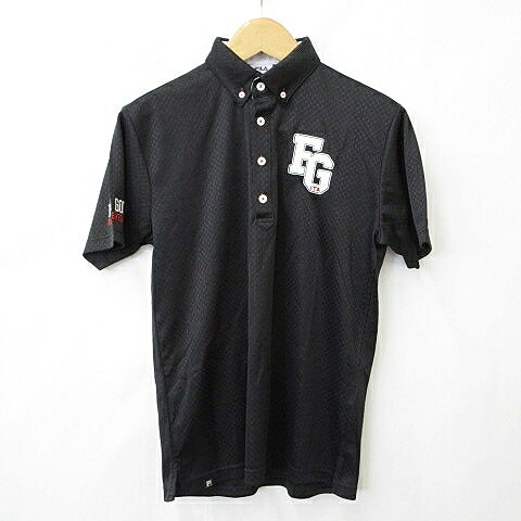 【中古】フィラ FILA GOLF ゴルフ スポーツウエア シャツ ポロシャツ 半袖 ボタンダウン ジャガード 刺繍 黒 白 ブラック ホワイト L メンズ 【ベクトル 古着】 260428ブランドフィラ FILA表記サイズL実寸サイズ肩幅：45cm　身幅：54cm　着丈：71cm　袖丈：22.5cm　　素材ポリエステル 100％色黒 白 赤 ※ 色に関しては、この商品の出品者の主観で判断しております。また、光の影響などにより実物の色と異なる場合がありますので予めご了承ください。状態大きなダメージのない商品です。 ※あくまでも中古品ですので掲載写真や記載内容をご確認いただき、ご理解の上ご購入ください。備考一部商品は実店舗で保管しておりませんので、店頭にてご覧になれない場合がございます。また、ご質問を頂いた際、お時間をいただく場合がございます。商品のお問い合わせの回答を休止しております。＊各商品ページの商品詳細等をご確認の上ご購入ください。【中古】フィラ FILA GOLF ゴルフ スポーツウエア シャツ ポロシャツ 半袖 ボタンダウン ジャガード 刺繍 黒 白 ブラック ホワイト L メンズ 【ベクトル 古着】 260428状態ランク　”A”詳細については、下記および「状態ランクについて」ページをご覧ください。未使用・新品の商品ほぼ新品同様の商品使用感が少なく、かなり状態の良い商品使用感はあるが、傷や汚れの少ない商品使用感の他、傷や汚れが見られる商品かなり大きな傷みがある難あり商品※S〜CランクはUSED品となりますので、使用感をご理解の上でご入札下さい。状態ランクについてinformationブランドフィラ FILA表記サイズL実寸サイズ肩幅：45cm　身幅：54cm　着丈：71cm　袖丈：22.5cm　　素材ポリエステル 100％色黒 白 赤 ※ 色に関しては、この商品の出品者の主観で判断しております。また、光の影響などにより実物の色と異なる場合がありますので予めご了承ください。状態大きなダメージのない商品です。 ※あくまでも中古品ですので掲載写真や記載内容をご確認いただき、ご理解の上ご購入ください。備考一部商品は実店舗で保管しておりませんので、店頭にてご覧になれない場合がございます。また、ご質問を頂いた際、お時間をいただく場合がございます。商品のお問い合わせの回答を休止しております。＊各商品ページの商品詳細等をご確認の上ご購入ください。本商品は一点物です他サイトや店舗にて販売している商品です。多少のお時間差にて欠品になることもございます。予めご了承頂ますようお願い致します。ベクトル・サイズガイドはこちらこの商品と同じブランドの商品を見る