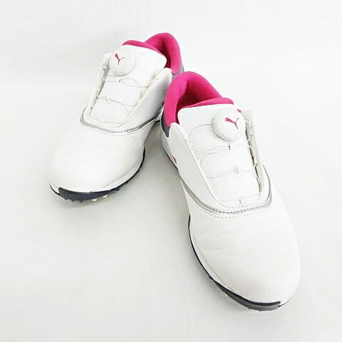【中古】プーマ PUMA ゴルフシューズ ダイヤル式 スパイク 189421 ピンク ホワイト 白 23 レディース 【ベクトル 古着】 260624ブランドプーマ PUMA表記サイズUK:4 EUR:37 CM:23実寸サイズ最大幅：9.5cm　アウトソール：27cm　　色ホワイト　ピンク ※色に関してはこの出品者の主観で判断しております。また、光の影響などにより、実物の色と異なる場合がありますので、予めご了承下さい。状態履きジワ,汚れがありますが、大きく目立ったダメージはなく、問題なくご使用いただける商品です。 ※あくまでも中古品ですので掲載写真や記載内容をご確認いただき、ご理解の上ご購入ください。 備考一部商品は実店舗で保管しておりませんので、店頭にてご覧になれない場合がございます。また、ご質問を頂いた際、お時間をいただく場合がございますのでご了承ください。商品のお問い合わせの回答を休止しております。＊各商品ページの商品詳細等をご確認の上ご購入ください。【中古】プーマ PUMA ゴルフシューズ ダイヤル式 スパイク 189421 ピンク ホワイト 白 23 レディース 【ベクトル 古着】 260624状態ランク　”AB”詳細については、下記および「状態ランクについて」ページをご覧ください。未使用・新品の商品ほぼ新品同様の商品使用感が少なく、かなり状態の良い商品使用感はあるが、傷や汚れの少ない商品使用感の他、傷や汚れが見られる商品かなり大きな傷みがある難あり商品※S〜CランクはUSED品となりますので、使用感をご理解の上でご入札下さい。状態ランクについてinformationブランドプーマ PUMA表記サイズUK:4 EUR:37 CM:23実寸サイズ最大幅：9.5cm　アウトソール：27cm　　色ホワイト　ピンク ※色に関してはこの出品者の主観で判断しております。また、光の影響などにより、実物の色と異なる場合がありますので、予めご了承下さい。状態履きジワ,汚れがありますが、大きく目立ったダメージはなく、問題なくご使用いただける商品です。 ※あくまでも中古品ですので掲載写真や記載内容をご確認いただき、ご理解の上ご購入ください。 備考一部商品は実店舗で保管しておりませんので、店頭にてご覧になれない場合がございます。また、ご質問を頂いた際、お時間をいただく場合がございますのでご了承ください。商品のお問い合わせの回答を休止しております。＊各商品ページの商品詳細等をご確認の上ご購入ください。本商品は一点物です他サイトや店舗にて販売している商品です。多少のお時間差にて欠品になることもございます。予めご了承頂ますようお願い致します。ベクトル・サイズガイドはこちらこの商品と同じブランドの商品を見る