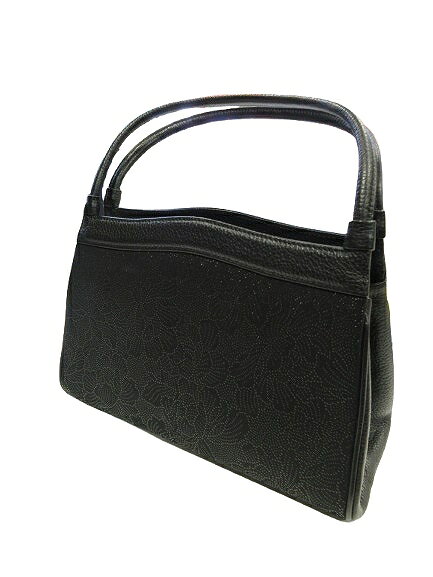 【中古】古都印伝 ハンド バッグ つぶ ぼたん 柄 花 がま口 黒 QQQ レディース 【ベクトル 古着】 260706実寸サイズ持ち手の長さ：40cm　ヨコ：25cm　タテ：18cm　マチ：10cm　ショルダーの長さ：/cm　　色黒 ※色に関してはこの商品の出品者の主観で判断しておりますので、カタログや正規の言い回しとは異なる場合がございます。状態若干の使用感はございますが、目立った汚れやダメージもなく、比較的状態の良い商品です。商品のお問い合わせの回答を休止しております。＊各商品ページの商品詳細等をご確認の上ご購入ください。【中古】古都印伝 ハンド バッグ つぶ ぼたん 柄 花 がま口 黒 QQQ レディース 【ベクトル 古着】 260706状態ランク　”AB”詳細については、下記および「状態ランクについて」ページをご覧ください。未使用・新品の商品ほぼ新品同様の商品使用感が少なく、かなり状態の良い商品使用感はあるが、傷や汚れの少ない商品使用感の他、傷や汚れが見られる商品かなり大きな傷みがある難あり商品※S〜CランクはUSED品となりますので、使用感をご理解の上でご入札下さい。状態ランクについてinformation実寸サイズ持ち手の長さ：40cm　ヨコ：25cm　タテ：18cm　マチ：10cm　ショルダーの長さ：/cm　　色黒 ※色に関してはこの商品の出品者の主観で判断しておりますので、カタログや正規の言い回しとは異なる場合がございます。状態若干の使用感はございますが、目立った汚れやダメージもなく、比較的状態の良い商品です。商品のお問い合わせの回答を休止しております。＊各商品ページの商品詳細等をご確認の上ご購入ください。本商品は一点物です他サイトや店舗にて販売している商品です。多少のお時間差にて欠品になることもございます。予めご了承頂ますようお願い致します。ベクトル・サイズガイドはこちらこの商品と同じブランドの商品を見る
