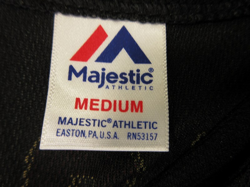 ブランド古着の買取販売ベクトルの【中古】マジェスティック MAJESTIC 楽天 応援 ユニフォーム シャツ サイズ M 黒 QQQ メンズ レディース 【ベクトル 古着】 260719｜アングル3