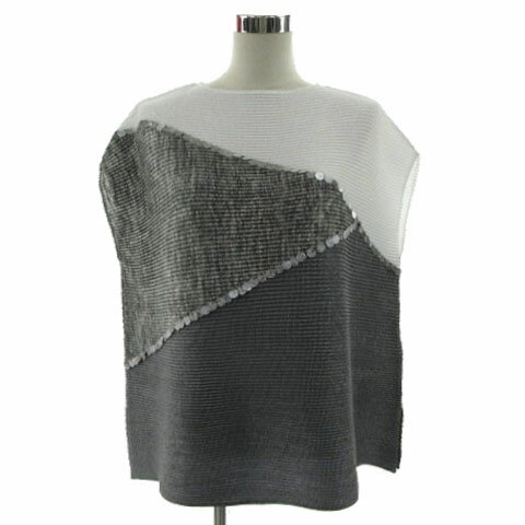 【中古】スペッチオ SPECCHIO 491-101 シャトルプリーツ カラーブロック プルオーバー チュニック 半袖 Aライン ホワイト×グレー 40 レディース 【ベクトル 古着】 250810ブランドスペッチオ SPECCHIO表記サイズ40（日本サイズL相当）実寸サイズ身幅：58cm　着丈：54.5cm　ゆき丈：30.5cm　※実寸サイズに関してはこの商品の出品者の主観で判断しておりますので、カタログや正規のサイズとは多少異なる場合があります。　　※商品によってはどうしても若干の誤差が発生してしまいます。 1〜2cmの誤差は予めご了承ください。　素材ポリエステル100％色ホワイト 白 グレー ※色に関してはこの出品者の主観で判断しておりますので、カタログや正規のカラーとは言い回しが異なる場合があります。仕様491-101 シャトルプリーツ カラーブロック プルオーバー チュニック 半袖 Aライン ホワイト×グレー状態使用感が少なく、かなり状態の良い商品です。 ※あくまでも中古品ですので掲載写真や記載内容をご確認いただき、ご理解の上ご購入ください。 ※保管時にお品物にシワが入る場合がございます。商品のお問い合わせの回答を休止しております。＊各商品ページの商品詳細等をご確認の上ご購入ください。【中古】スペッチオ SPECCHIO 491-101 シャトルプリーツ カラーブロック プルオーバー チュニック 半袖 Aライン ホワイト×グレー 40 レディース 【ベクトル 古着】 250810状態ランク　”A”詳細については、下記および「状態ランクについて」ページをご覧ください。未使用・新品の商品ほぼ新品同様の商品使用感が少なく、かなり状態の良い商品使用感はあるが、傷や汚れの少ない商品使用感の他、傷や汚れが見られる商品かなり大きな傷みがある難あり商品※S〜CランクはUSED品となりますので、使用感をご理解の上でご入札下さい。状態ランクについてinformationブランドスペッチオ SPECCHIO表記サイズ40（日本サイズL相当）実寸サイズ身幅：58cm　着丈：54.5cm　ゆき丈：30.5cm　※実寸サイズに関してはこの商品の出品者の主観で判断しておりますので、カタログや正規のサイズとは多少異なる場合があります。　　※商品によってはどうしても若干の誤差が発生してしまいます。 1〜2cmの誤差は予めご了承ください。　素材ポリエステル100％色ホワイト 白 グレー ※色に関してはこの出品者の主観で判断しておりますので、カタログや正規のカラーとは言い回しが異なる場合があります。仕様491-101 シャトルプリーツ カラーブロック プルオーバー チュニック 半袖 Aライン ホワイト×グレー状態使用感が少なく、かなり状態の良い商品です。 ※あくまでも中古品ですので掲載写真や記載内容をご確認いただき、ご理解の上ご購入ください。 ※保管時にお品物にシワが入る場合がございます。商品のお問い合わせの回答を休止しております。＊各商品ページの商品詳細等をご確認の上ご購入ください。本商品は一点物です他サイトや店舗にて販売している商品です。多少のお時間差にて欠品になることもございます。予めご了承頂ますようお願い致します。ベクトル・サイズガイドはこちらこの商品と同じブランドの商品を見る