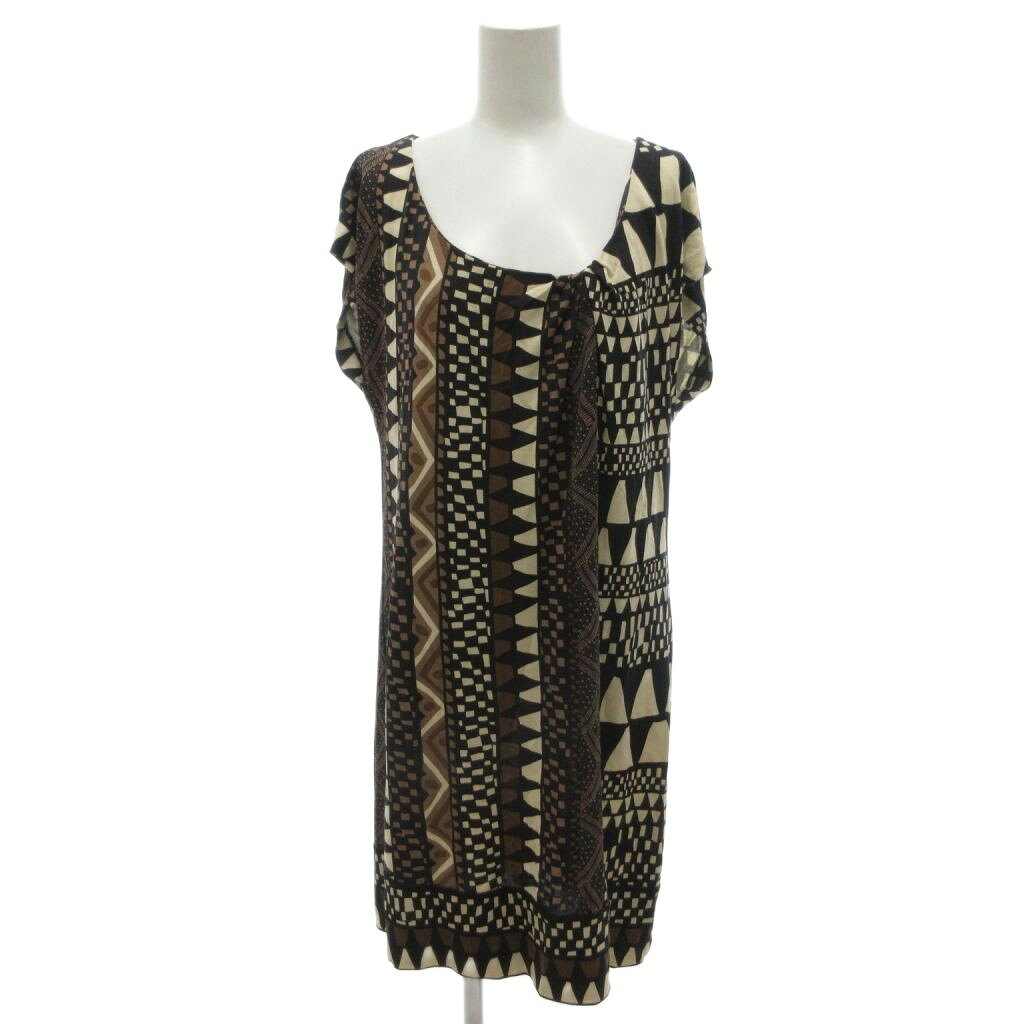 【中古】ダイアンフォンファステンバーグ DIANE von FURSTENBERG 美品 ワンピース チュニック フレンチスリーブ シルク 10 総柄 幾何学模様 ラウンドネック プリーツ アシンメトリー ひざ丈 ベージュ 茶 ブラウン /KB ■ECG005 レディース 【ベクトル 古着】 260521ブランドダイアンフォンファステンバーグ DIANE von FURSTENBERG表記サイズ10実寸サイズ身幅：44cm　着丈：88cm　ゆき丈：28cm　　素材シルク色ベージュ 茶 ブラウン仕様裏地なし状態使用感が少なく、かなり状態の良い商品です。 ※あくまでも中古品ですので掲載写真や記載内容をご確認いただき、ご理解の上ご購入ください。付属品付属品なし、写真に写っている物が全てです。備考タグ日本語表記なし 品番なし こちらのお品物は店舗で保管しておらず、店頭販売出来かねます。（※お取り寄せも出来かねます）商品のお問い合わせの回答を休止しております。＊各商品ページの商品詳細等をご確認の上ご購入ください。【中古】ダイアンフォンファステンバーグ DIANE von FURSTENBERG 美品 ワンピース チュニック フレンチスリーブ シルク 10 総柄 幾何学模様 ラウンドネック プリーツ アシンメトリー ひざ丈 ベージュ 茶 ブラウン /KB ■ECG005 レディース 【ベクトル 古着】 260521状態ランク　”A”詳細については、下記および「状態ランクについて」ページをご覧ください。未使用・新品の商品ほぼ新品同様の商品使用感が少なく、かなり状態の良い商品使用感はあるが、傷や汚れの少ない商品使用感の他、傷や汚れが見られる商品かなり大きな傷みがある難あり商品※S〜CランクはUSED品となりますので、使用感をご理解の上でご入札下さい。状態ランクについてinformationブランドダイアンフォンファステンバーグ DIANE von FURSTENBERG表記サイズ10実寸サイズ身幅：44cm　着丈：88cm　ゆき丈：28cm　　素材シルク色ベージュ 茶 ブラウン仕様裏地なし状態使用感が少なく、かなり状態の良い商品です。 ※あくまでも中古品ですので掲載写真や記載内容をご確認いただき、ご理解の上ご購入ください。付属品付属品なし、写真に写っている物が全てです。備考タグ日本語表記なし 品番なし こちらのお品物は店舗で保管しておらず、店頭販売出来かねます。（※お取り寄せも出来かねます）商品のお問い合わせの回答を休止しております。＊各商品ページの商品詳細等をご確認の上ご購入ください。本商品は一点物です他サイトや店舗にて販売している商品です。多少のお時間差にて欠品になることもございます。予めご了承頂ますようお願い致します。ベクトル・サイズガイドはこちらこの商品と同じブランドの商品を見る