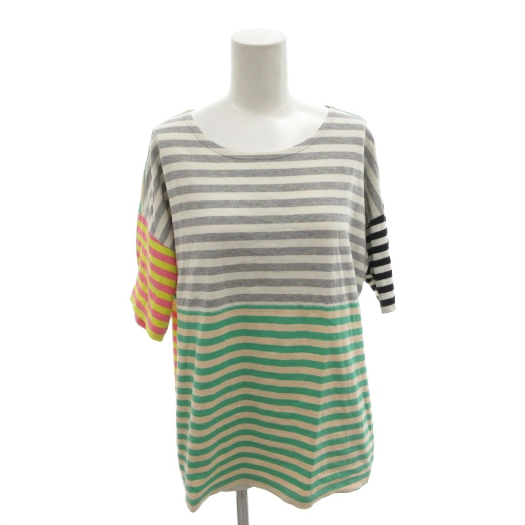 【中古】マリメッコ marimekko カットソー XS マルチカラー ボーダー柄 ラウンドネック 半袖 /TL ■GY06 レディース 【ベクトル 古着】 260817ブランドマリメッコ marimekko表記サイズXS実寸サイズ肩幅：57cm　身幅：53cm　着丈：58cm　袖丈：15cm　　素材コットン色マルチカラー状態・表面薄い毛羽立ち その他に目立ったダメージはなく、問題なくご使用いただける商品です。 ※あくまでも中古品ですので掲載写真や記載内容をご確認いただき、ご理解の上ご購入ください。付属品付属品なし備考株式会社 ルック こちらのお品物は店舗で保管しておらず、店頭販売出来かねます。（※お取り寄せも出来かねます）商品のお問い合わせの回答を休止しております。＊各商品ページの商品詳細等をご確認の上ご購入ください。【中古】マリメッコ marimekko カットソー XS マルチカラー ボーダー柄 ラウンドネック 半袖 /TL ■GY06 レディース 【ベクトル 古着】 260817状態ランク　”AB”詳細については、下記および「状態ランクについて」ページをご覧ください。未使用・新品の商品ほぼ新品同様の商品使用感が少なく、かなり状態の良い商品使用感はあるが、傷や汚れの少ない商品使用感の他、傷や汚れが見られる商品かなり大きな傷みがある難あり商品※S〜CランクはUSED品となりますので、使用感をご理解の上でご入札下さい。状態ランクについてinformationブランドマリメッコ marimekko表記サイズXS実寸サイズ肩幅：57cm　身幅：53cm　着丈：58cm　袖丈：15cm　　素材コットン色マルチカラー状態・表面薄い毛羽立ち その他に目立ったダメージはなく、問題なくご使用いただける商品です。 ※あくまでも中古品ですので掲載写真や記載内容をご確認いただき、ご理解の上ご購入ください。付属品付属品なし備考株式会社 ルック こちらのお品物は店舗で保管しておらず、店頭販売出来かねます。（※お取り寄せも出来かねます）商品のお問い合わせの回答を休止しております。＊各商品ページの商品詳細等をご確認の上ご購入ください。本商品は一点物です他サイトや店舗にて販売している商品です。多少のお時間差にて欠品になることもございます。予めご了承頂ますようお願い致します。ベクトル・サイズガイドはこちらこの商品と同じブランドの商品を見る