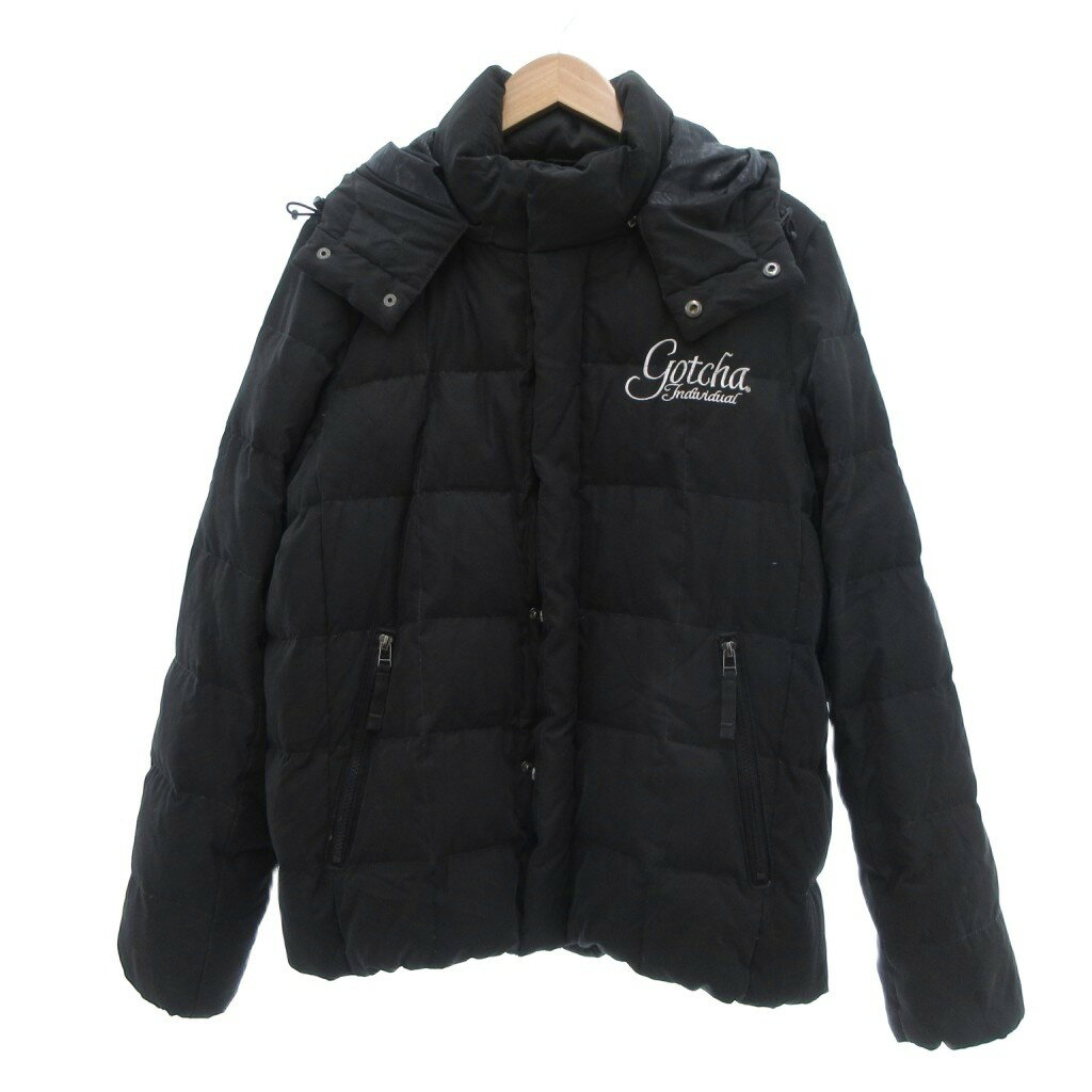 【中古】ガッチャ GOTCHA ダウンジャケット フード付き ロゴ刺繍 XL 黒 /UO ■GY44 メンズ 【ベクトル 古着】 250807ブランドガッチャ GOTCHA表記サイズXL実寸サイズ肩幅：約45cm　身幅：約60cm　袖丈：約70cm　着丈：約72cm　　素材表地 ポリエステル ナイロン 裏地 ポリエステル 詰物 ダウン フェザー色黒 ブラック 仕様フードはファスナーで取り外し可能状態・袖口裏、衿、後身頃に汚れ ※全体的に中古品としての使用感と上記のようなダメージがありますが、通常使用には支障のない商品です。掲載写真や記載内容をご確認いただき、ご理解の上ご購入ください。付属品フード備考43G1610 株式会社ピート こちらのお品物は店舗で保管しておらず、店頭販売出来かねます。（※お取り寄せも出来かねます）商品のお問い合わせの回答を休止しております。＊各商品ページの商品詳細等をご確認の上ご購入ください。【中古】ガッチャ GOTCHA ダウンジャケット フード付き ロゴ刺繍 XL 黒 /UO ■GY44 メンズ 【ベクトル 古着】 250807状態ランク　”B”詳細については、下記および「状態ランクについて」ページをご覧ください。未使用・新品の商品ほぼ新品同様の商品使用感が少なく、かなり状態の良い商品使用感はあるが、傷や汚れの少ない商品使用感の他、傷や汚れが見られる商品かなり大きな傷みがある難あり商品※S〜CランクはUSED品となりますので、使用感をご理解の上でご入札下さい。状態ランクについてinformationブランドガッチャ GOTCHA表記サイズXL実寸サイズ肩幅：約45cm　身幅：約60cm　袖丈：約70cm　着丈：約72cm　　素材表地 ポリエステル ナイロン 裏地 ポリエステル 詰物 ダウン フェザー色黒 ブラック 仕様フードはファスナーで取り外し可能状態・袖口裏、衿、後身頃に汚れ ※全体的に中古品としての使用感と上記のようなダメージがありますが、通常使用には支障のない商品です。掲載写真や記載内容をご確認いただき、ご理解の上ご購入ください。付属品フード備考43G1610 株式会社ピート こちらのお品物は店舗で保管しておらず、店頭販売出来かねます。（※お取り寄せも出来かねます）商品のお問い合わせの回答を休止しております。＊各商品ページの商品詳細等をご確認の上ご購入ください。本商品は一点物です他サイトや店舗にて販売している商品です。多少のお時間差にて欠品になることもございます。予めご了承頂ますようお願い致します。ベクトル・サイズガイドはこちらこの商品と同じブランドの商品を見る