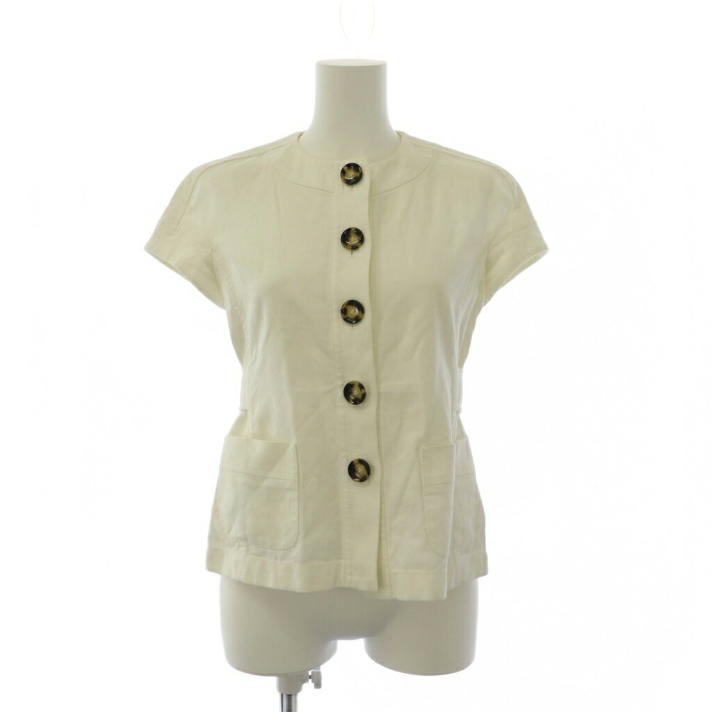 【中古】レッド ヴァレンティノ RED VALENTINO ノーカラージャケット 半袖 タイト 麻 リネン混 38 白 ホワイト /BB ■GY06 レディース 【ベクトル 古着】 260419ブランドレッド ヴァレンティノ RED VALENTINO表記サイズ38実寸サイズ身幅：37cm　着丈：53cm　ゆき丈：33cm　　素材綿 麻 リネン 裏地 キュプラ レーヨン色白 ホワイト状態首元に汗じみ、全体的に黄ばみがございます。 ※全体的に中古品としての使用感と上記のようなダメージがあります。掲載写真や記載内容をご確認いただき、ご理解の上ご購入ください。備考品番：AR0236A5-V11646R ヴァレンティノジャパン（株）商品のお問い合わせの回答を休止しております。＊各商品ページの商品詳細等をご確認の上ご購入ください。【中古】レッド ヴァレンティノ RED VALENTINO ノーカラージャケット 半袖 タイト 麻 リネン混 38 白 ホワイト /BB ■GY06 レディース 【ベクトル 古着】 260419状態ランク　”B”詳細については、下記および「状態ランクについて」ページをご覧ください。未使用・新品の商品ほぼ新品同様の商品使用感が少なく、かなり状態の良い商品使用感はあるが、傷や汚れの少ない商品使用感の他、傷や汚れが見られる商品かなり大きな傷みがある難あり商品※S〜CランクはUSED品となりますので、使用感をご理解の上でご入札下さい。状態ランクについてinformationブランドレッド ヴァレンティノ RED VALENTINO表記サイズ38実寸サイズ身幅：37cm　着丈：53cm　ゆき丈：33cm　　素材綿 麻 リネン 裏地 キュプラ レーヨン色白 ホワイト状態首元に汗じみ、全体的に黄ばみがございます。 ※全体的に中古品としての使用感と上記のようなダメージがあります。掲載写真や記載内容をご確認いただき、ご理解の上ご購入ください。備考品番：AR0236A5-V11646R ヴァレンティノジャパン（株）商品のお問い合わせの回答を休止しております。＊各商品ページの商品詳細等をご確認の上ご購入ください。本商品は一点物です他サイトや店舗にて販売している商品です。多少のお時間差にて欠品になることもございます。予めご了承頂ますようお願い致します。ベクトル・サイズガイドはこちらこの商品と同じブランドの商品を見る