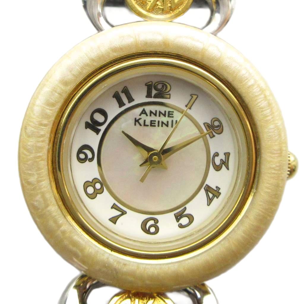 【中古】アンクライン ANNE KLEIN ジャンク品 腕時計 ウォッチ クォーツ シェル文字盤 レザーベルト ゴールド色 ■GY11 /MQ レディース 【ベクトル 古着】 260722ブランドアンクライン ANNE KLEIN表記サイズ実寸サイズをご参考ください。実寸サイズバンド幅：約1cm　腕周り：約14-17.5cm　ケース・タテ：約25mm　ケース・ヨコ（リューズは除く）：約25mm　　素材ステンレススチール色ゴールド色状態・不動、動作未確認のジャンク品です ・ケースに傷 上記の状態につき、ジャンク品扱いとさせていただきます。 ※ジャンク品につきましては、返品・交換・修理・動作保証は承っておりません。現状をよくご理解の上ご検討ください。付属品箱 替えベゼル備考型番 なし OH期不明商品のお問い合わせの回答を休止しております。＊各商品ページの商品詳細等をご確認の上ご購入ください。【中古】アンクライン ANNE KLEIN ジャンク品 腕時計 ウォッチ クォーツ シェル文字盤 レザーベルト ゴールド色 ■GY11 /MQ レディース 【ベクトル 古着】 260722状態ランク　”D”詳細については、下記および「状態ランクについて」ページをご覧ください。未使用・新品の商品ほぼ新品同様の商品使用感が少なく、かなり状態の良い商品使用感はあるが、傷や汚れの少ない商品使用感の他、傷や汚れが見られる商品かなり大きな傷みがある難あり商品※S〜CランクはUSED品となりますので、使用感をご理解の上でご入札下さい。状態ランクについてinformationブランドアンクライン ANNE KLEIN表記サイズ実寸サイズをご参考ください。実寸サイズバンド幅：約1cm　腕周り：約14-17.5cm　ケース・タテ：約25mm　ケース・ヨコ（リューズは除く）：約25mm　　素材ステンレススチール色ゴールド色状態・不動、動作未確認のジャンク品です ・ケースに傷 上記の状態につき、ジャンク品扱いとさせていただきます。 ※ジャンク品につきましては、返品・交換・修理・動作保証は承っておりません。現状をよくご理解の上ご検討ください。付属品箱 替えベゼル備考型番 なし OH期不明商品のお問い合わせの回答を休止しております。＊各商品ページの商品詳細等をご確認の上ご購入ください。本商品は一点物です他サイトや店舗にて販売している商品です。多少のお時間差にて欠品になることもございます。予めご了承頂ますようお願い致します。ベクトル・サイズガイドはこちらこの商品と同じブランドの商品を見る