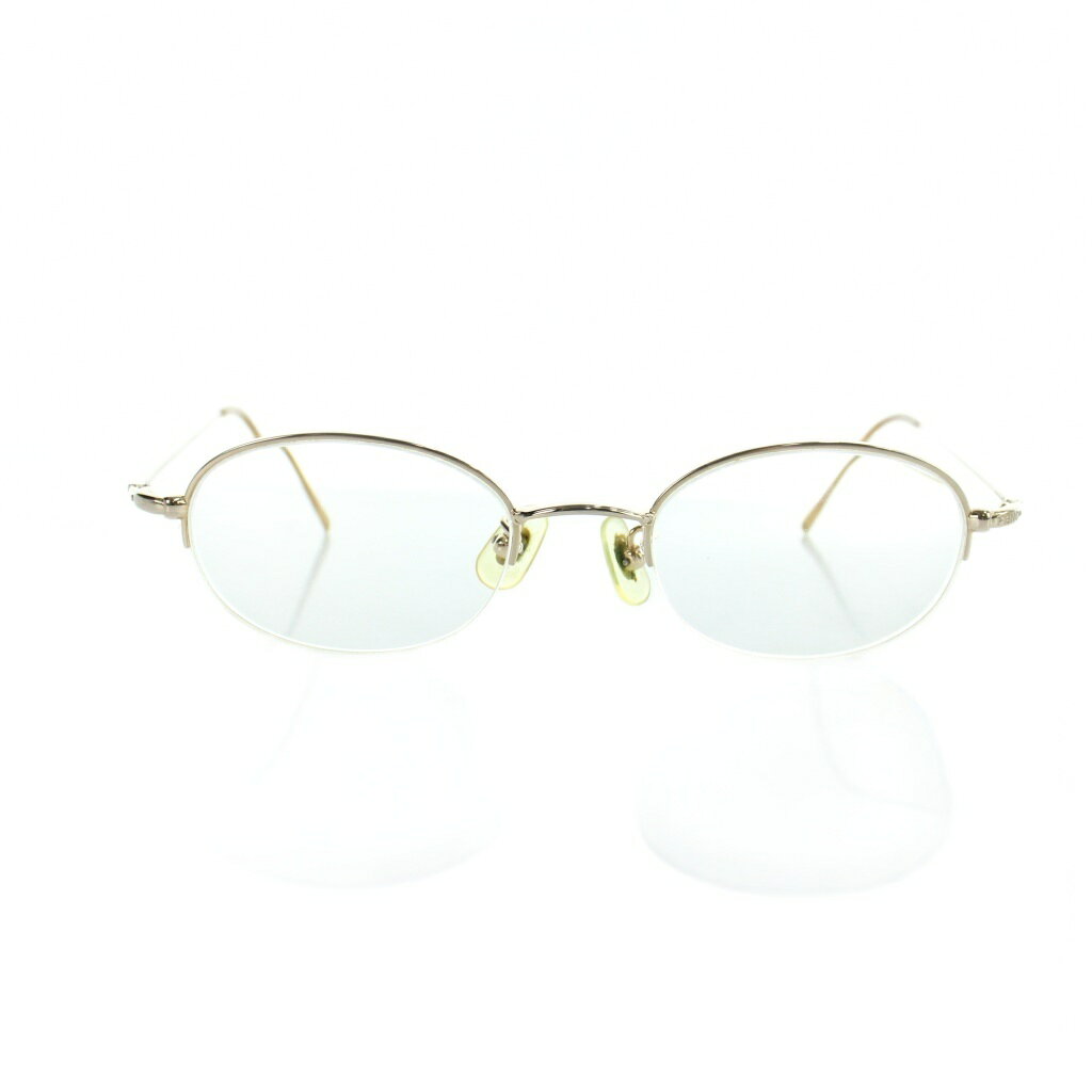 【中古】フェンディ FENDI FE-5010 眼鏡 めがね ハーフリム 度入り 48□20-140 シルバー色 ■GY11 /MQ ■OH レディース 【ベクトル 古着】 260510ブランドフェンディ FENDI表記サイズ48□20-140実寸サイズレンズの大きさ：約3.4×5cm　フレーム：約11.5cm　テンプル：約13cm　　素材※詳細不明のため掲載の写真をご確認いただいた上でご検討ください。色シルバー色状態ネジの緩み、鼻パッドの黄ばみ、全体に傷がございます。 ※全体的に中古品としての使用感とダメージがありますが、通常使用には支障のない商品です。 掲載写真や記載内容をご確認いただき、ご理解の上ご購入ください。備考型番 FE-5010 度入り※度数はわかりかねます商品のお問い合わせの回答を休止しております。＊各商品ページの商品詳細等をご確認の上ご購入ください。【中古】フェンディ FENDI FE-5010 眼鏡 めがね ハーフリム 度入り 48□20-140 シルバー色 ■GY11 /MQ ■OH レディース 【ベクトル 古着】 260510状態ランク　”B”詳細については、下記および「状態ランクについて」ページをご覧ください。未使用・新品の商品ほぼ新品同様の商品使用感が少なく、かなり状態の良い商品使用感はあるが、傷や汚れの少ない商品使用感の他、傷や汚れが見られる商品かなり大きな傷みがある難あり商品※S〜CランクはUSED品となりますので、使用感をご理解の上でご入札下さい。状態ランクについてinformationブランドフェンディ FENDI表記サイズ48□20-140実寸サイズレンズの大きさ：約3.4×5cm　フレーム：約11.5cm　テンプル：約13cm　　素材※詳細不明のため掲載の写真をご確認いただいた上でご検討ください。色シルバー色状態ネジの緩み、鼻パッドの黄ばみ、全体に傷がございます。 ※全体的に中古品としての使用感とダメージがありますが、通常使用には支障のない商品です。 掲載写真や記載内容をご確認いただき、ご理解の上ご購入ください。備考型番 FE-5010 度入り※度数はわかりかねます商品のお問い合わせの回答を休止しております。＊各商品ページの商品詳細等をご確認の上ご購入ください。本商品は一点物です他サイトや店舗にて販売している商品です。多少のお時間差にて欠品になることもございます。予めご了承頂ますようお願い致します。ベクトル・サイズガイドはこちらこの商品と同じブランドの商品を見る