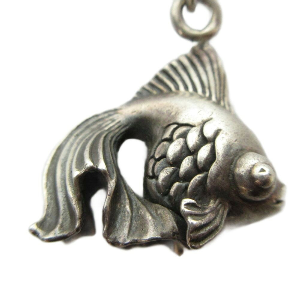 【中古】かすう工房 ネックレス ペンダント トップのみ アクセサリー 金魚 シルバ...