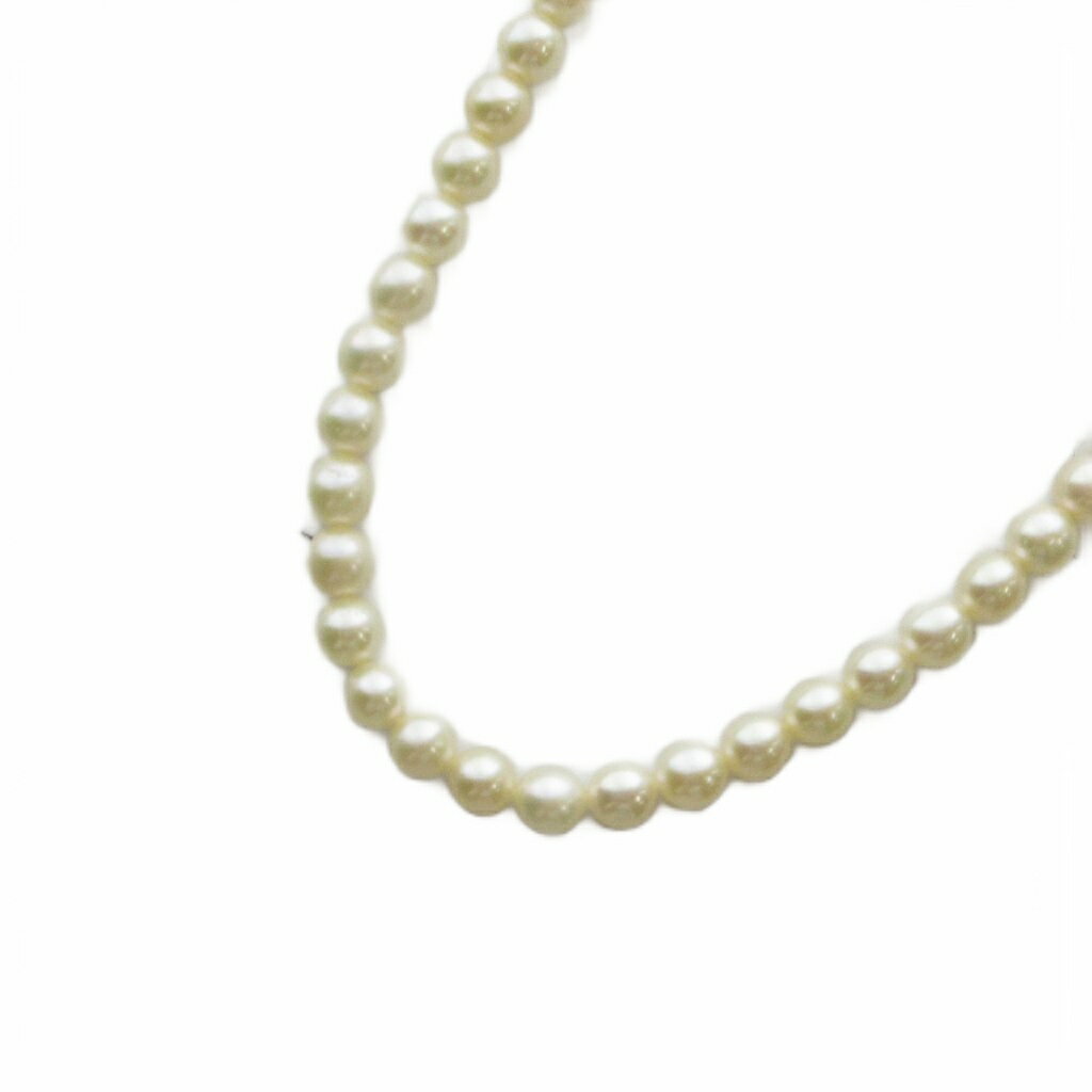 【中古】ノーブランド品 ネックレス アクセサリー 真珠 パール Silver925 5mm 白 ホワイト ■GY11 /MQ レディース 【ベクトル 古着】 260621表記サイズ実寸サイズをご参考ください。実寸サイズチェーンの長さ：約38cm　トップの大きさ：-cm　　素材真珠色白 ホワイト状態使用感が少なく、かなり状態の良い商品です。 ※あくまでも中古品ですので掲載写真や記載内容をご確認いただき、ご理解の上ご購入ください。備考型番 なし 総重量 約19.01g商品のお問い合わせの回答を休止しております。＊各商品ページの商品詳細等をご確認の上ご購入ください。【中古】ノーブランド品 ネックレス アクセサリー 真珠 パール Silver925 5mm 白 ホワイト ■GY11 /MQ レディース 【ベクトル 古着】 260621状態ランク　”A”詳細については、下記および「状態ランクについて」ページをご覧ください。未使用・新品の商品ほぼ新品同様の商品使用感が少なく、かなり状態の良い商品使用感はあるが、傷や汚れの少ない商品使用感の他、傷や汚れが見られる商品かなり大きな傷みがある難あり商品※S〜CランクはUSED品となりますので、使用感をご理解の上でご入札下さい。状態ランクについてinformation表記サイズ実寸サイズをご参考ください。実寸サイズチェーンの長さ：約38cm　トップの大きさ：-cm　　素材真珠色白 ホワイト状態使用感が少なく、かなり状態の良い商品です。 ※あくまでも中古品ですので掲載写真や記載内容をご確認いただき、ご理解の上ご購入ください。備考型番 なし 総重量 約19.01g商品のお問い合わせの回答を休止しております。＊各商品ページの商品詳細等をご確認の上ご購入ください。本商品は一点物です他サイトや店舗にて販売している商品です。多少のお時間差にて欠品になることもございます。予めご了承頂ますようお願い致します。ベクトル・サイズガイドはこちらこの商品と同じブランドの商品を見る