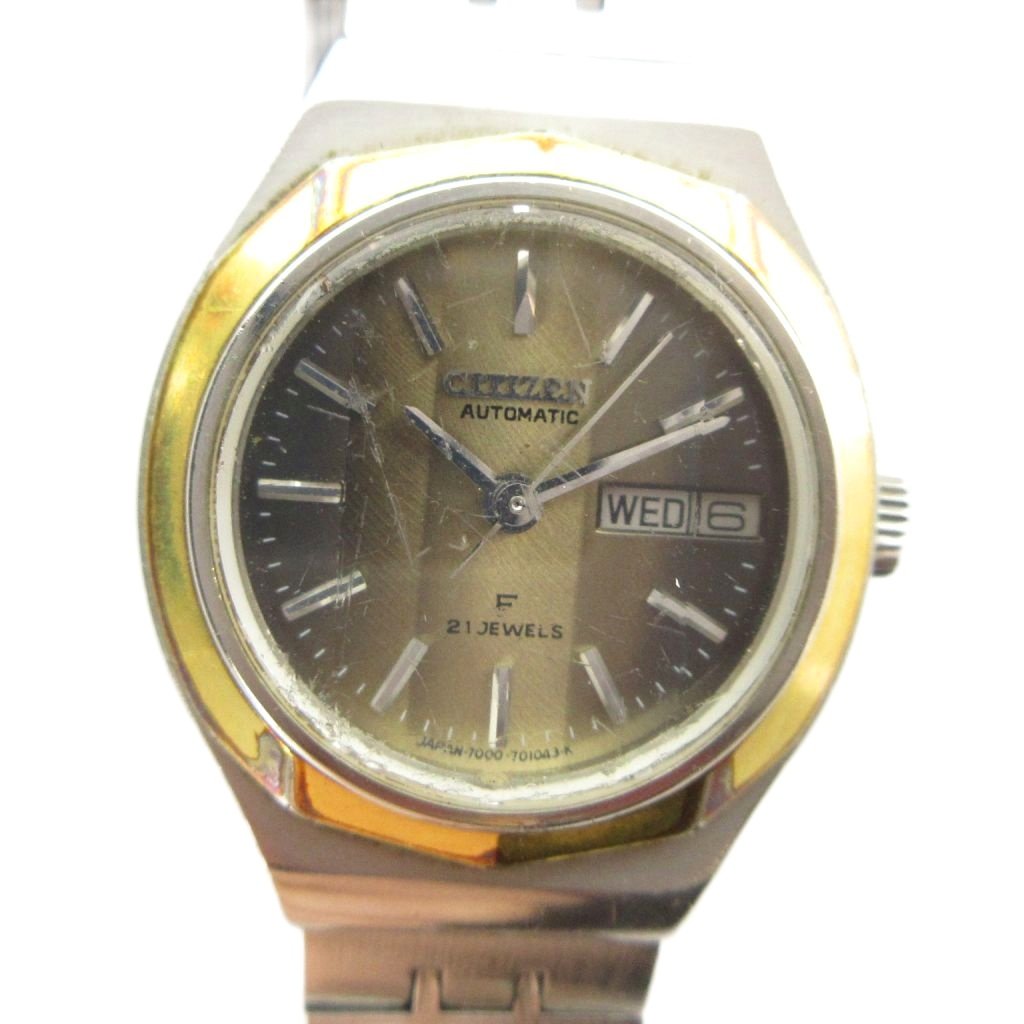 【中古】シチズン CITIZEN 4-700376 ヴィンテージ 腕時計 ウォッチ 自動巻き カレンダー付き シルバー色 ■GY18 /MQ レディース 【ベクトル 古着】 260702ブランドシチズン CITIZEN表記サイズ実寸サイズをご参考ください。実寸サイズバンド幅：約1cm　腕周り：約16cm　ケース・タテ：約27mm　ケース・ヨコ（リューズは除く）：約25mm　　素材ステンレススチール色シルバー色状態風防、ケース、ベルトに傷がございますが、その他に目立ったダメージはなく、問題なくご使用いただける商品です。 ※あくまでも中古品ですので掲載写真や記載内容をご確認いただき、ご理解の上ご購入ください。備考型番4-700376 2026/7/2動作確認済 OH期不明商品のお問い合わせの回答を休止しております。＊各商品ページの商品詳細等をご確認の上ご購入ください。【中古】シチズン CITIZEN 4-700376 ヴィンテージ 腕時計 ウォッチ 自動巻き カレンダー付き シルバー色 ■GY18 /MQ レディース 【ベクトル 古着】 260702状態ランク　”AB”詳細については、下記および「状態ランクについて」ページをご覧ください。未使用・新品の商品ほぼ新品同様の商品使用感が少なく、かなり状態の良い商品使用感はあるが、傷や汚れの少ない商品使用感の他、傷や汚れが見られる商品かなり大きな傷みがある難あり商品※S〜CランクはUSED品となりますので、使用感をご理解の上でご入札下さい。状態ランクについてinformationブランドシチズン CITIZEN表記サイズ実寸サイズをご参考ください。実寸サイズバンド幅：約1cm　腕周り：約16cm　ケース・タテ：約27mm　ケース・ヨコ（リューズは除く）：約25mm　　素材ステンレススチール色シルバー色状態風防、ケース、ベルトに傷がございますが、その他に目立ったダメージはなく、問題なくご使用いただける商品です。 ※あくまでも中古品ですので掲載写真や記載内容をご確認いただき、ご理解の上ご購入ください。備考型番4-700376 2026/7/2動作確認済 OH期不明商品のお問い合わせの回答を休止しております。＊各商品ページの商品詳細等をご確認の上ご購入ください。本商品は一点物です他サイトや店舗にて販売している商品です。多少のお時間差にて欠品になることもございます。予めご了承頂ますようお願い致します。ベクトル・サイズガイドはこちらこの商品と同じブランドの商品を見る