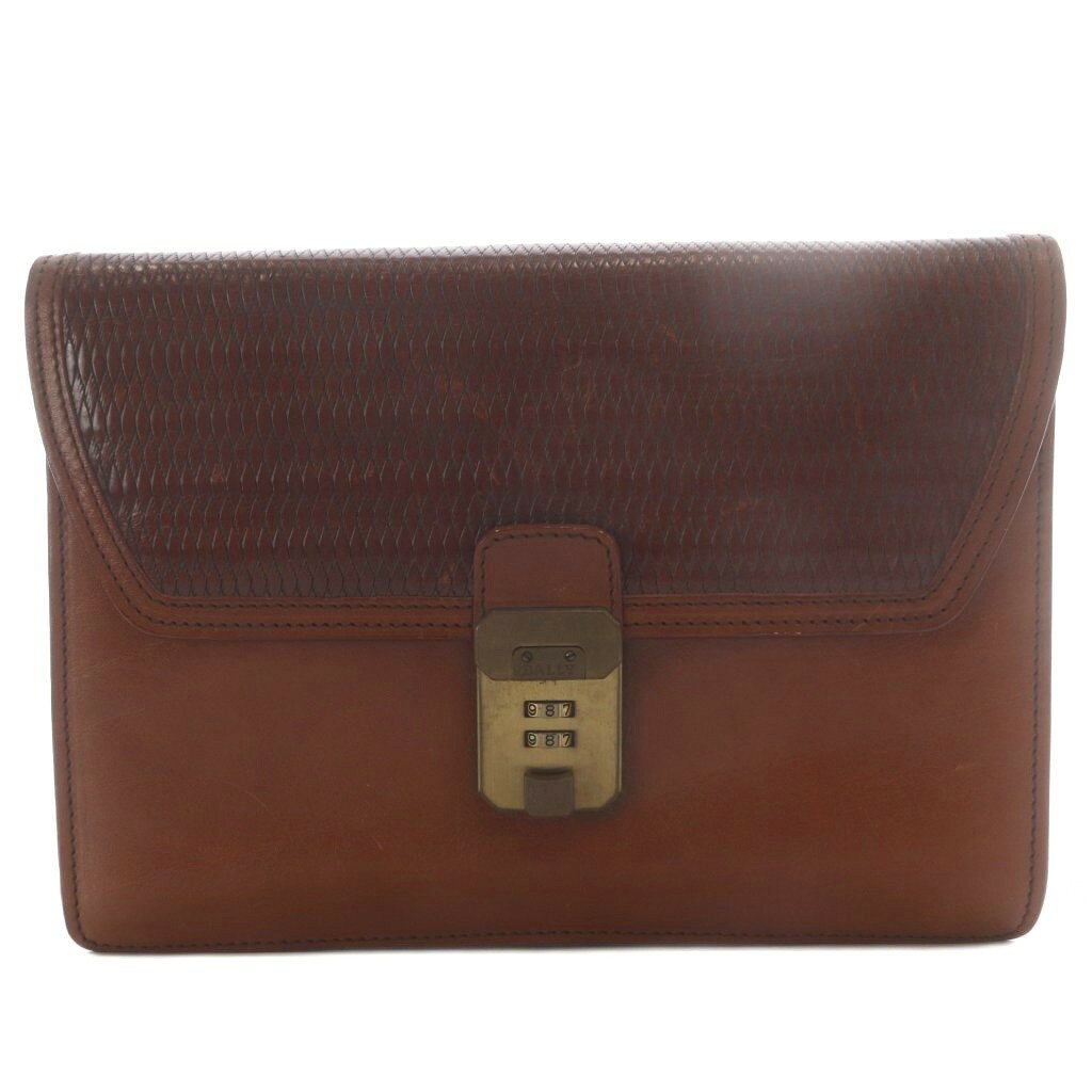 【中古】バリー BALLY セカンドバッグ クラッチバッグ ビジネスバッグ ダイヤルロック付き レザー ブラウン /YO19 ■GY18 メンズ 【ベクトル 古着】 260714ブランドバリー BALLY実寸サイズヨコ：24.5cm　タテ：17.5cm　マチ：3cm　　素材レザー色茶 ブラウン仕様※ダイヤル【88】で開閉します。状態・型崩れ ・内側と表側に使用によるスレと汚れがあり ・金具部分に小キズとくすみとハゲとサビ ※全体的に中古品としての使用感とダメージがありますが、通常使用には支障のない商品です。 掲載写真や記載内容をご確認いただき、ご理解の上ご購入ください。付属品付属品なし商品のお問い合わせの回答を休止しております。＊各商品ページの商品詳細等をご確認の上ご購入ください。【中古】バリー BALLY セカンドバッグ クラッチバッグ ビジネスバッグ ダイヤルロック付き レザー ブラウン /YO19 ■GY18 メンズ 【ベクトル 古着】 260714状態ランク　”B”詳細については、下記および「状態ランクについて」ページをご覧ください。未使用・新品の商品ほぼ新品同様の商品使用感が少なく、かなり状態の良い商品使用感はあるが、傷や汚れの少ない商品使用感の他、傷や汚れが見られる商品かなり大きな傷みがある難あり商品※S〜CランクはUSED品となりますので、使用感をご理解の上でご入札下さい。状態ランクについてinformationブランドバリー BALLY実寸サイズヨコ：24.5cm　タテ：17.5cm　マチ：3cm　　素材レザー色茶 ブラウン仕様※ダイヤル【88】で開閉します。状態・型崩れ ・内側と表側に使用によるスレと汚れがあり ・金具部分に小キズとくすみとハゲとサビ ※全体的に中古品としての使用感とダメージがありますが、通常使用には支障のない商品です。 掲載写真や記載内容をご確認いただき、ご理解の上ご購入ください。付属品付属品なし商品のお問い合わせの回答を休止しております。＊各商品ページの商品詳細等をご確認の上ご購入ください。本商品は一点物です他サイトや店舗にて販売している商品です。多少のお時間差にて欠品になることもございます。予めご了承頂ますようお願い致します。ベクトル・サイズガイドはこちらこの商品と同じブランドの商品を見る