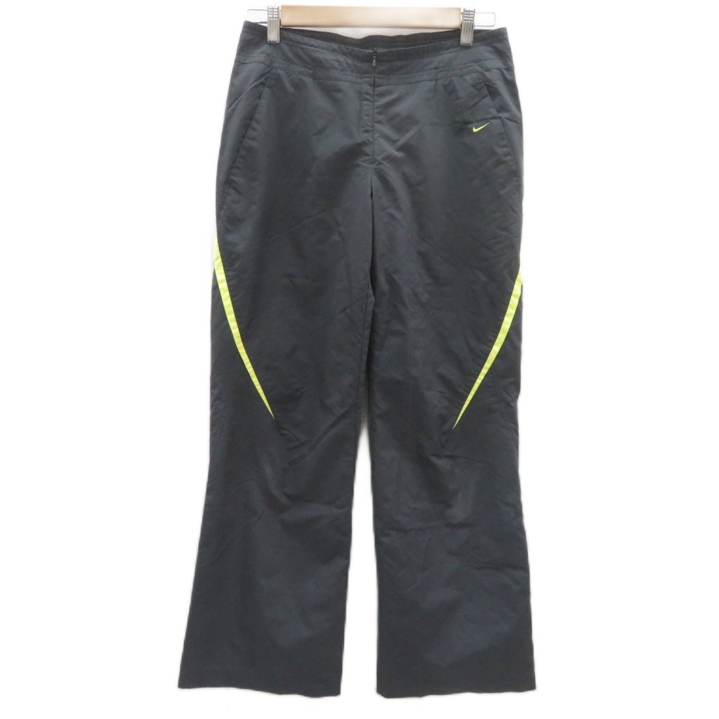 【中古】ナイキ NIKE スポーツウエア パンツ ストレート M チャコールグレー ロング丈 /HO77 ■GY19 レディース 【ベクトル 古着】 260803ブランドナイキ NIKE表記サイズM実寸サイズウエスト：72〜cm　もも幅：28cm　裾幅：24.5cm　股上：23cm　股下：72.5cm　　素材本体 ポリエステル 裏地 ポリエステル色チャコールグレー 仕様フロントジップフライ 伸縮性なし 透け感なし状態この商品には下記のようなダメージがあります。 ・両ひざに汚れ ・ヒップに数か所シミ ・両裾にダメージ ※全体的に中古品としての使用感とダメージがありますが、通常使用には支障のない商品です。 掲載写真や記載内容をご確認いただき、ご理解の上ご購入ください。備考株式会社ナイキジャパン商品のお問い合わせの回答を休止しております。＊各商品ページの商品詳細等をご確認の上ご購入ください。【中古】ナイキ NIKE スポーツウエア パンツ ストレート M チャコールグレー ロング丈 /HO77 ■GY19 レディース 【ベクトル 古着】 260803状態ランク　”B”詳細については、下記および「状態ランクについて」ページをご覧ください。未使用・新品の商品ほぼ新品同様の商品使用感が少なく、かなり状態の良い商品使用感はあるが、傷や汚れの少ない商品使用感の他、傷や汚れが見られる商品かなり大きな傷みがある難あり商品※S〜CランクはUSED品となりますので、使用感をご理解の上でご入札下さい。状態ランクについてinformationブランドナイキ NIKE表記サイズM実寸サイズウエスト：72〜cm　もも幅：28cm　裾幅：24.5cm　股上：23cm　股下：72.5cm　　素材本体 ポリエステル 裏地 ポリエステル色チャコールグレー 仕様フロントジップフライ 伸縮性なし 透け感なし状態この商品には下記のようなダメージがあります。 ・両ひざに汚れ ・ヒップに数か所シミ ・両裾にダメージ ※全体的に中古品としての使用感とダメージがありますが、通常使用には支障のない商品です。 掲載写真や記載内容をご確認いただき、ご理解の上ご購入ください。備考株式会社ナイキジャパン商品のお問い合わせの回答を休止しております。＊各商品ページの商品詳細等をご確認の上ご購入ください。本商品は一点物です他サイトや店舗にて販売している商品です。多少のお時間差にて欠品になることもございます。予めご了承頂ますようお願い致します。ベクトル・サイズガイドはこちらこの商品と同じブランドの商品を見る