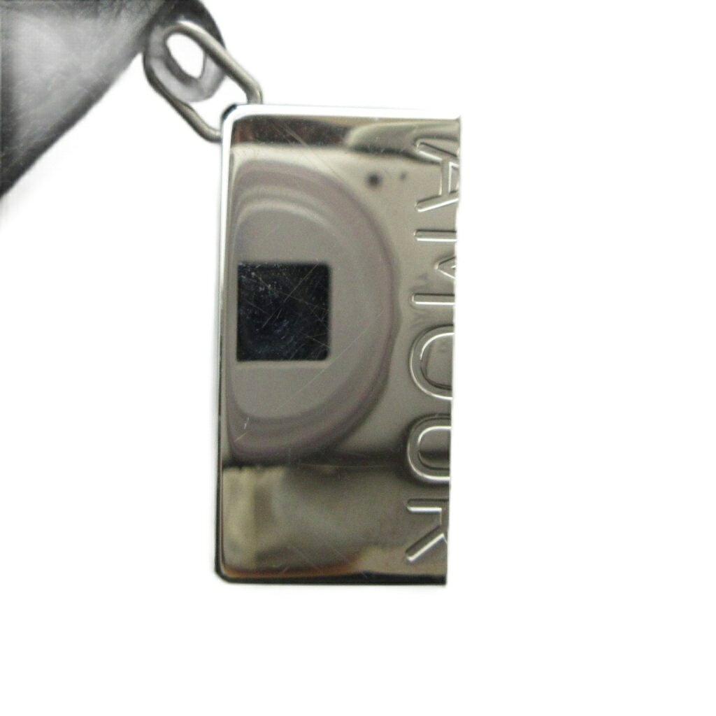 【中古】エルメス HERMES ネックレス アクセサリー ペア片側のみ プレート Amour アムール シルバー色 ■GY18 /MQ ■OH メンズ 【ベクトル 古着】 260726ブランドエルメス HERMES表記サイズ実寸サイズをご参考ください。実寸サイズチェーンの長さ：約42cm　トップの大きさ：約3.8×2cm　　素材※詳細不明のため掲載の写真をご確認いただいた上でご検討ください。色シルバー色状態全体に傷がございますが、その他に目立ったダメージはなく、問題なくご使用いただける商品です。 ※あくまでも中古品ですので掲載写真や記載内容をご確認いただき、ご理解の上ご購入ください。備考型番 なし商品のお問い合わせの回答を休止しております。＊各商品ページの商品詳細等をご確認の上ご購入ください。【中古】エルメス HERMES ネックレス アクセサリー ペア片側のみ プレート Amour アムール シルバー色 ■GY18 /MQ ■OH メンズ 【ベクトル 古着】 260726状態ランク　”AB”詳細については、下記および「状態ランクについて」ページをご覧ください。未使用・新品の商品ほぼ新品同様の商品使用感が少なく、かなり状態の良い商品使用感はあるが、傷や汚れの少ない商品使用感の他、傷や汚れが見られる商品かなり大きな傷みがある難あり商品※S〜CランクはUSED品となりますので、使用感をご理解の上でご入札下さい。状態ランクについてinformationブランドエルメス HERMES表記サイズ実寸サイズをご参考ください。実寸サイズチェーンの長さ：約42cm　トップの大きさ：約3.8×2cm　　素材※詳細不明のため掲載の写真をご確認いただいた上でご検討ください。色シルバー色状態全体に傷がございますが、その他に目立ったダメージはなく、問題なくご使用いただける商品です。 ※あくまでも中古品ですので掲載写真や記載内容をご確認いただき、ご理解の上ご購入ください。備考型番 なし商品のお問い合わせの回答を休止しております。＊各商品ページの商品詳細等をご確認の上ご購入ください。本商品は一点物です他サイトや店舗にて販売している商品です。多少のお時間差にて欠品になることもございます。予めご了承頂ますようお願い致します。ベクトル・サイズガイドはこちらこの商品と同じブランドの商品を見る