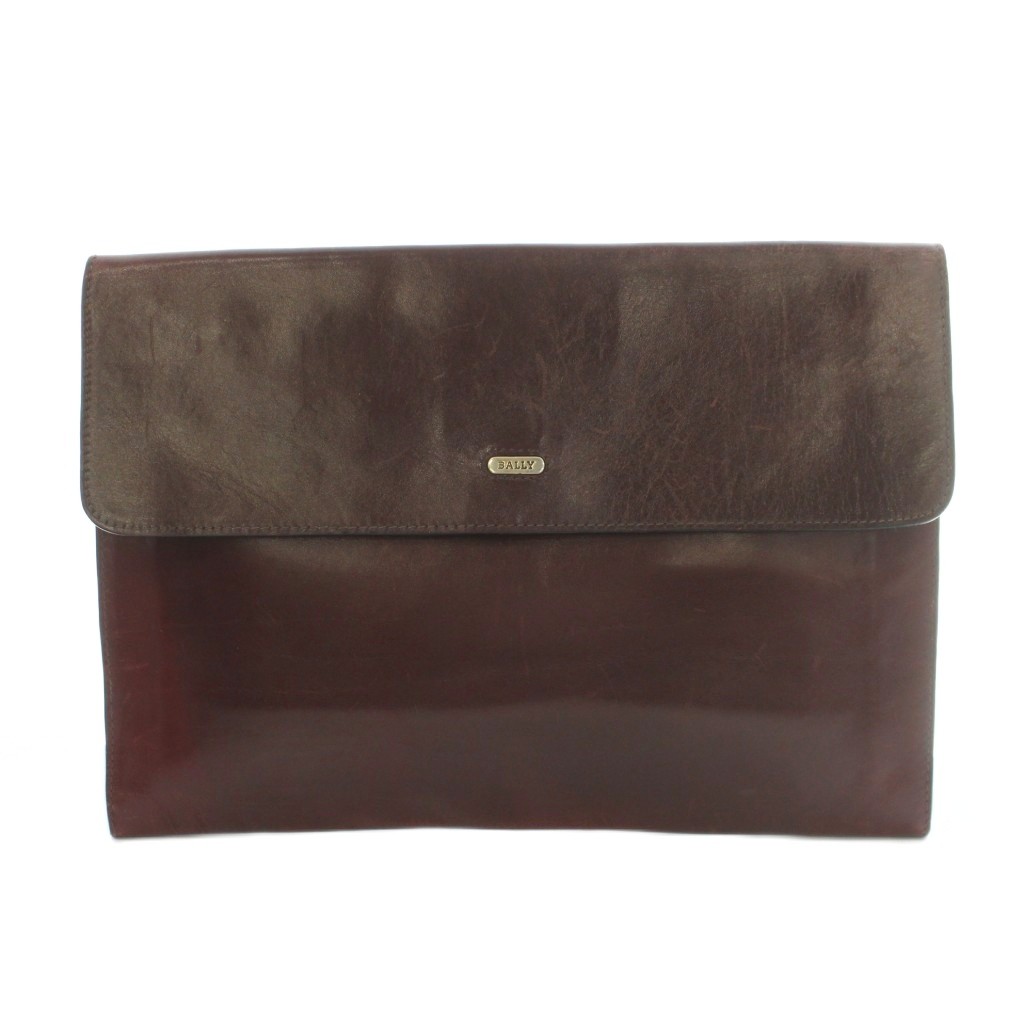 【中古】バリー BALLY クラッチバッグ セカンドバッグ レザー フラップ ボルドー /MI ■GY18 メンズ 【ベクトル 古着】 260805ブランドバリー BALLY表記サイズ表記なし実寸サイズヨコ：34.5cm　タテ：25cm　マチ：1cm　　素材レザー色ボルドー状態スレ、キズ、色褪せがございます。 ※全体的に中古品としての使用感とダメージがありますが、通常使用には支障のない商品です。 掲載写真や記載内容をご確認いただき、ご理解の上ご購入ください。付属品付属品なし商品のお問い合わせの回答を休止しております。＊各商品ページの商品詳細等をご確認の上ご購入ください。【中古】バリー BALLY クラッチバッグ セカンドバッグ レザー フラップ ボルドー /MI ■GY18 メンズ 【ベクトル 古着】 260805状態ランク　”B”詳細については、下記および「状態ランクについて」ページをご覧ください。未使用・新品の商品ほぼ新品同様の商品使用感が少なく、かなり状態の良い商品使用感はあるが、傷や汚れの少ない商品使用感の他、傷や汚れが見られる商品かなり大きな傷みがある難あり商品※S〜CランクはUSED品となりますので、使用感をご理解の上でご入札下さい。状態ランクについてinformationブランドバリー BALLY表記サイズ表記なし実寸サイズヨコ：34.5cm　タテ：25cm　マチ：1cm　　素材レザー色ボルドー状態スレ、キズ、色褪せがございます。 ※全体的に中古品としての使用感とダメージがありますが、通常使用には支障のない商品です。 掲載写真や記載内容をご確認いただき、ご理解の上ご購入ください。付属品付属品なし商品のお問い合わせの回答を休止しております。＊各商品ページの商品詳細等をご確認の上ご購入ください。本商品は一点物です他サイトや店舗にて販売している商品です。多少のお時間差にて欠品になることもございます。予めご了承頂ますようお願い致します。ベクトル・サイズガイドはこちらこの商品と同じブランドの商品を見る