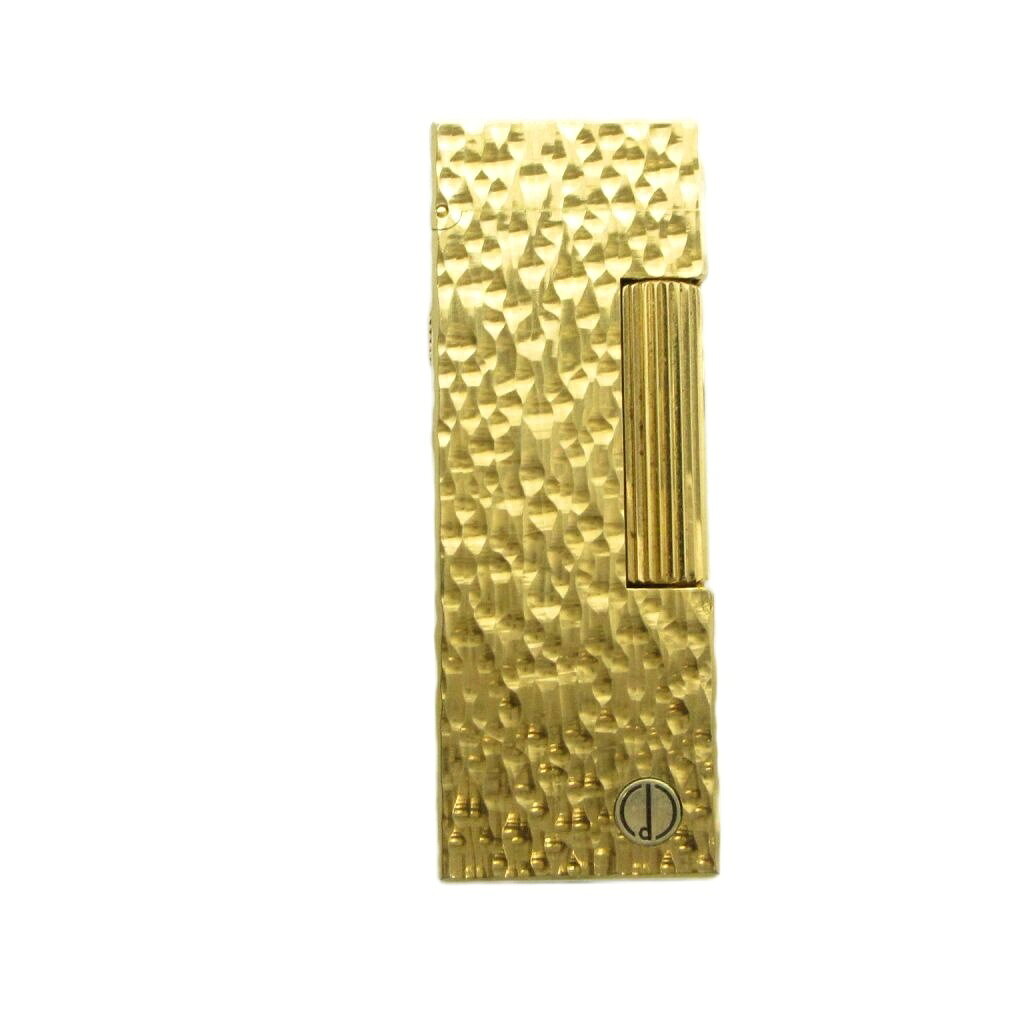【中古】ダンヒル dunhill ジャンク品 ガスライター 喫煙具 タバコ 小物 火花未確認 ゴールド色 ■GY18 /MQ その他 【ベクトル 古着】 260822ブランドダンヒル dunhill表記サイズ実寸サイズをご参考ください。実寸サイズ約6.3×2.3cm　素材※詳細不明のため掲載の写真をご確認いただいた上でご検討ください。色ゴールド色状態・火花未確認のジャンク品 ・ローラーが空回る ・全体に傷 上記の状態につき、ジャンク品扱いとさせていただきます。 ※ジャンク品につきましては、返品・交換・修理・動作保証は承っておりません。現状をよくご理解の上ご検討ください。備考型番 なし商品のお問い合わせの回答を休止しております。＊各商品ページの商品詳細等をご確認の上ご購入ください。【中古】ダンヒル dunhill ジャンク品 ガスライター 喫煙具 タバコ 小物 火花未確認 ゴールド色 ■GY18 /MQ その他 【ベクトル 古着】 260822状態ランク　”D”詳細については、下記および「状態ランクについて」ページをご覧ください。未使用・新品の商品ほぼ新品同様の商品使用感が少なく、かなり状態の良い商品使用感はあるが、傷や汚れの少ない商品使用感の他、傷や汚れが見られる商品かなり大きな傷みがある難あり商品※S〜CランクはUSED品となりますので、使用感をご理解の上でご入札下さい。状態ランクについてinformationブランドダンヒル dunhill表記サイズ実寸サイズをご参考ください。実寸サイズ約6.3×2.3cm　素材※詳細不明のため掲載の写真をご確認いただいた上でご検討ください。色ゴールド色状態・火花未確認のジャンク品 ・ローラーが空回る ・全体に傷 上記の状態につき、ジャンク品扱いとさせていただきます。 ※ジャンク品につきましては、返品・交換・修理・動作保証は承っておりません。現状をよくご理解の上ご検討ください。備考型番 なし商品のお問い合わせの回答を休止しております。＊各商品ページの商品詳細等をご確認の上ご購入ください。本商品は一点物です他サイトや店舗にて販売している商品です。多少のお時間差にて欠品になることもございます。予めご了承頂ますようお願い致します。ベクトル・サイズガイドはこちらこの商品と同じブランドの商品を見る