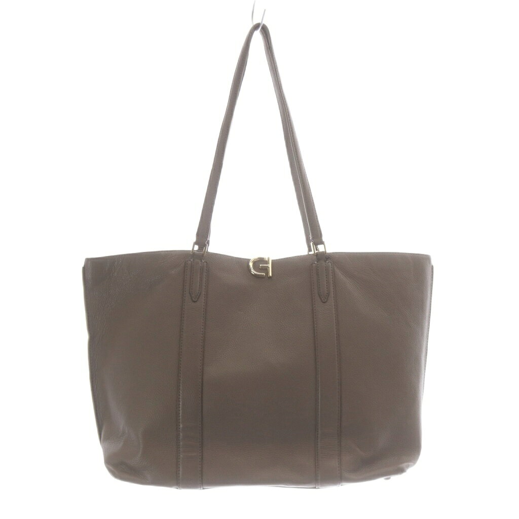 【中古】コールハーン COLE HAAN エッセンシャルトートバッグ ハンドバッグ レザー 茶色 ブラウン /SR ■GY53 レディース 【ベクトル 古着】 261001ブランドコールハーン COLE HAAN表記サイズサイズなし（実寸サイズをご確認下さい）実寸サイズ持ち手の長さ：68cm　ヨコ：35.5cm　タテ：31cm　マチ：12cm　ショルダーの長さ：-cm　　色茶 ブラウン状態この商品には下記のようなダメージがあります。 ・型崩れ ・使用感のある匂い ・持ち手部分に剥がれやヒビ ・全体的に擦り傷や黒色の汚れ ※全体的に中古品としての使用感とダメージがありますが、通常使用には支障のない商品です。 掲載写真や記載内容をご確認いただき、ご理解の上ご購入ください。付属品付属品なし商品のお問い合わせの回答を休止しております。＊各商品ページの商品詳細等をご確認の上ご購入ください。【中古】コールハーン COLE HAAN エッセンシャルトートバッグ ハンドバッグ レザー 茶色 ブラウン /SR ■GY53 レディース 【ベクトル 古着】 261001状態ランク　”B”詳細については、下記および「状態ランクについて」ページをご覧ください。未使用・新品の商品ほぼ新品同様の商品使用感が少なく、かなり状態の良い商品使用感はあるが、傷や汚れの少ない商品使用感の他、傷や汚れが見られる商品かなり大きな傷みがある難あり商品※S〜CランクはUSED品となりますので、使用感をご理解の上でご入札下さい。状態ランクについてinformationブランドコールハーン COLE HAAN表記サイズサイズなし（実寸サイズをご確認下さい）実寸サイズ持ち手の長さ：68cm　ヨコ：35.5cm　タテ：31cm　マチ：12cm　ショルダーの長さ：-cm　　色茶 ブラウン状態この商品には下記のようなダメージがあります。 ・型崩れ ・使用感のある匂い ・持ち手部分に剥がれやヒビ ・全体的に擦り傷や黒色の汚れ ※全体的に中古品としての使用感とダメージがありますが、通常使用には支障のない商品です。 掲載写真や記載内容をご確認いただき、ご理解の上ご購入ください。付属品付属品なし商品のお問い合わせの回答を休止しております。＊各商品ページの商品詳細等をご確認の上ご購入ください。本商品は一点物です他サイトや店舗にて販売している商品です。多少のお時間差にて欠品になることもございます。予めご了承頂ますようお願い致します。ベクトル・サイズガイドはこちらこの商品と同じブランドの商品を見る