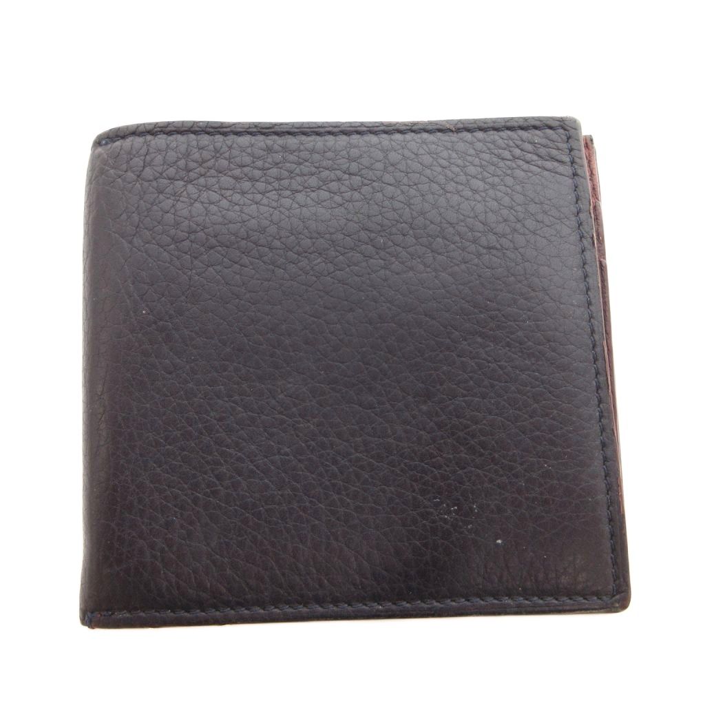 【中古】ブリオーニ BRIONI 二つ折り財布 ウォレット 札入れ レザー シボ革 ロゴ型押し 黒 ブラック /FF メンズ 【ベクトル 古着】 260406ブランドブリオーニ BRIONI実寸サイズヨコ：10cm　タテ：9cm　マチ：1.5cm　　素材レザー色黒 ブラック 状態・角擦れ その他に目立ったダメージはなく、問題なくご使用いただける商品です。 ※あくまでも中古品ですので掲載写真や記載内容をご確認いただき、ご理解の上ご購入ください。備考こちらのお品物は店舗で保管しておらず、店頭販売出来かねます。（※お取り寄せも出来かねます）商品のお問い合わせの回答を休止しております。＊各商品ページの商品詳細等をご確認の上ご購入ください。【中古】ブリオーニ BRIONI 二つ折り財布 ウォレット 札入れ レザー シボ革 ロゴ型押し 黒 ブラック /FF メンズ 【ベクトル 古着】 260406状態ランク　”AB”詳細については、下記および「状態ランクについて」ページをご覧ください。未使用・新品の商品ほぼ新品同様の商品使用感が少なく、かなり状態の良い商品使用感はあるが、傷や汚れの少ない商品使用感の他、傷や汚れが見られる商品かなり大きな傷みがある難あり商品※S〜CランクはUSED品となりますので、使用感をご理解の上でご入札下さい。状態ランクについてinformationブランドブリオーニ BRIONI実寸サイズヨコ：10cm　タテ：9cm　マチ：1.5cm　　素材レザー色黒 ブラック 状態・角擦れ その他に目立ったダメージはなく、問題なくご使用いただける商品です。 ※あくまでも中古品ですので掲載写真や記載内容をご確認いただき、ご理解の上ご購入ください。備考こちらのお品物は店舗で保管しておらず、店頭販売出来かねます。（※お取り寄せも出来かねます）商品のお問い合わせの回答を休止しております。＊各商品ページの商品詳細等をご確認の上ご購入ください。本商品は一点物です他サイトや店舗にて販売している商品です。多少のお時間差にて欠品になることもございます。予めご了承頂ますようお願い致します。ベクトル・サイズガイドはこちらこの商品と同じブランドの商品を見る