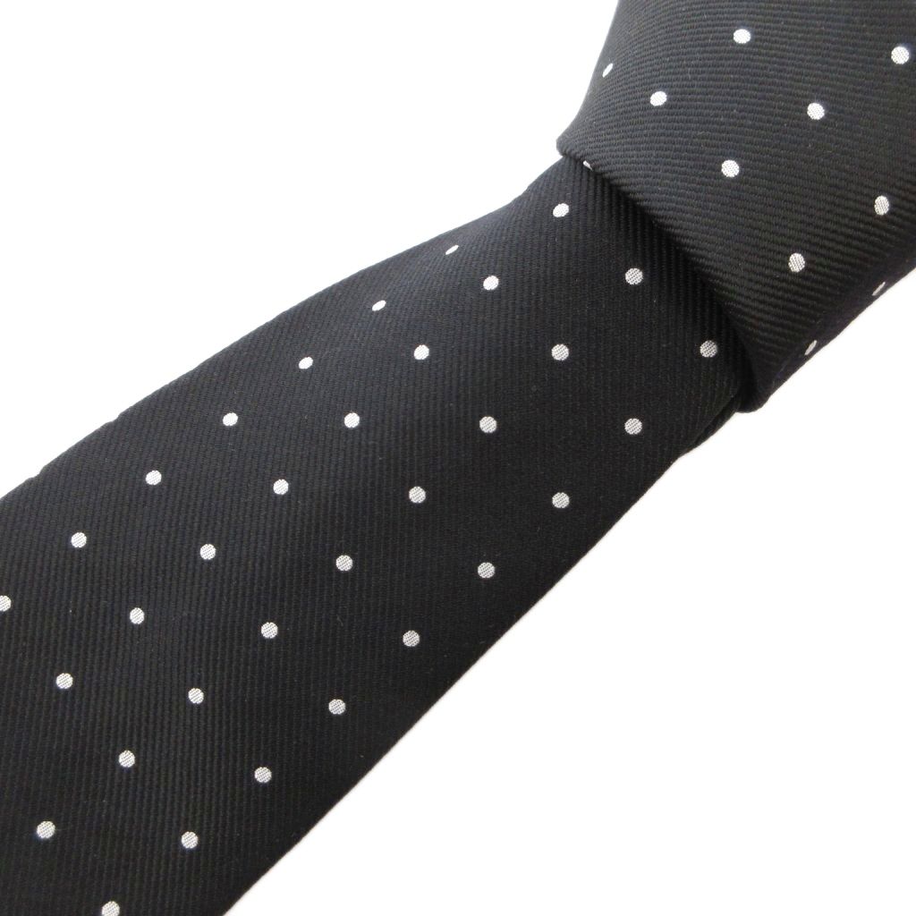 【中古】ユナイテッドアローズ UNITED ARROWS ネクタイ レギュラータイ ドット柄 シルク 絹 黒 ブラック /FF メンズ 【ベクトル 古着】 260517ブランドユナイテッドアローズ UNITED ARROWS実寸サイズ大剣：8cm　全長：140cm　　素材シルク色黒 ブラック 状態若干の使用感はございますが、特筆するようなダメージはなく、比較的きれいなお品です。 ※あくまでも中古品ですので、掲載写真や記載内容をご確認いただき、ご理解の上ご購入ください。備考株式会社 ユナイテッドアローズ こちらのお品物は店舗で保管しておらず、店頭販売出来かねます。（※お取り寄せも出来かねます）商品のお問い合わせの回答を休止しております。＊各商品ページの商品詳細等をご確認の上ご購入ください。【中古】ユナイテッドアローズ UNITED ARROWS ネクタイ レギュラータイ ドット柄 シルク 絹 黒 ブラック /FF メンズ 【ベクトル 古着】 260517状態ランク　”A”詳細については、下記および「状態ランクについて」ページをご覧ください。未使用・新品の商品ほぼ新品同様の商品使用感が少なく、かなり状態の良い商品使用感はあるが、傷や汚れの少ない商品使用感の他、傷や汚れが見られる商品かなり大きな傷みがある難あり商品※S〜CランクはUSED品となりますので、使用感をご理解の上でご入札下さい。状態ランクについてinformationブランドユナイテッドアローズ UNITED ARROWS実寸サイズ大剣：8cm　全長：140cm　　素材シルク色黒 ブラック 状態若干の使用感はございますが、特筆するようなダメージはなく、比較的きれいなお品です。 ※あくまでも中古品ですので、掲載写真や記載内容をご確認いただき、ご理解の上ご購入ください。備考株式会社 ユナイテッドアローズ こちらのお品物は店舗で保管しておらず、店頭販売出来かねます。（※お取り寄せも出来かねます）商品のお問い合わせの回答を休止しております。＊各商品ページの商品詳細等をご確認の上ご購入ください。本商品は一点物です他サイトや店舗にて販売している商品です。多少のお時間差にて欠品になることもございます。予めご了承頂ますようお願い致します。ベクトル・サイズガイドはこちらこの商品と同じブランドの商品を見る