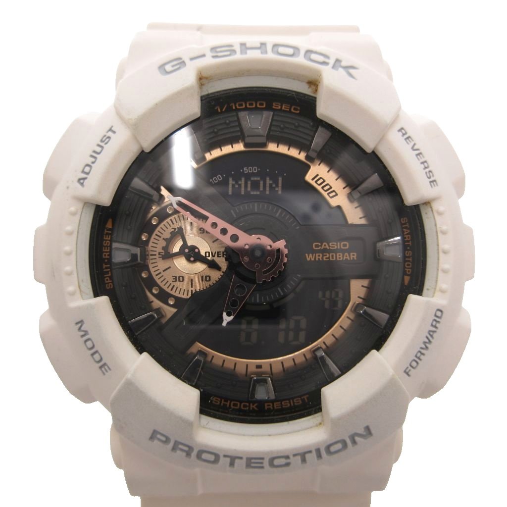 【中古】ジーショック G-SHOCK 110 SERIES 腕時計 アナデジ GA-110RG-7AJF クォーツ ホワイト /MG メンズ 【ベクトル 古着】 260811ブランドジーショック G-SHOCK表記サイズサイズ表記なし。実寸サイズをご確認ください。実寸サイズバンド幅：2.2cm　腕周り：17-25cm　ケース・タテ：50mm　ケース・ヨコ（リューズは除く）：45mm　　素材裏蓋 ステンレススチール 色白 ホワイト 仕様20BAR クォーツ状態・全体的に黄ばみあり ※全体的に中古品としての使用感とダメージがありますが、通常使用には支障のない商品です。 掲載写真や記載内容をご確認いただき、ご理解の上ご購入ください。付属品保証書、箱、取扱説明書、写真に写っている物が全てです。備考品番 GA-110RG こちらのお品物は店舗で保管しておらず、店頭販売出来かねます。（※お取り寄せも出来かねます） ・2026年8月に簡易動作確認済みです。 ※出品時は稼働しておりますが、販売期間中の電池切れはご了承ください。保管期間中の電池残量低下等により、到着時に停止している場合がございます。その際は、お手数ですが充電・時刻合わせをお願いいたします。 商品のお問い合わせの回答を休止しております。＊各商品ページの商品詳細等をご確認の上ご購入ください。【中古】ジーショック G-SHOCK 110 SERIES 腕時計 アナデジ GA-110RG-7AJF クォーツ ホワイト /MG メンズ 【ベクトル 古着】 260811状態ランク　”B”詳細については、下記および「状態ランクについて」ページをご覧ください。未使用・新品の商品ほぼ新品同様の商品使用感が少なく、かなり状態の良い商品使用感はあるが、傷や汚れの少ない商品使用感の他、傷や汚れが見られる商品かなり大きな傷みがある難あり商品※S〜CランクはUSED品となりますので、使用感をご理解の上でご入札下さい。状態ランクについてinformationブランドジーショック G-SHOCK表記サイズサイズ表記なし。実寸サイズをご確認ください。実寸サイズバンド幅：2.2cm　腕周り：17-25cm　ケース・タテ：50mm　ケース・ヨコ（リューズは除く）：45mm　　素材裏蓋 ステンレススチール 色白 ホワイト 仕様20BAR クォーツ状態・全体的に黄ばみあり ※全体的に中古品としての使用感とダメージがありますが、通常使用には支障のない商品です。 掲載写真や記載内容をご確認いただき、ご理解の上ご購入ください。付属品保証書、箱、取扱説明書、写真に写っている物が全てです。備考品番 GA-110RG こちらのお品物は店舗で保管しておらず、店頭販売出来かねます。（※お取り寄せも出来かねます） ・2026年8月に簡易動作確認済みです。 ※出品時は稼働しておりますが、販売期間中の電池切れはご了承ください。保管期間中の電池残量低下等により、到着時に停止している場合がございます。その際は、お手数ですが充電・時刻合わせをお願いいたします。 商品のお問い合わせの回答を休止しております。＊各商品ページの商品詳細等をご確認の上ご購入ください。本商品は一点物です他サイトや店舗にて販売している商品です。多少のお時間差にて欠品になることもございます。予めご了承頂ますようお願い致します。ベクトル・サイズガイドはこちらこの商品と同じブランドの商品を見る